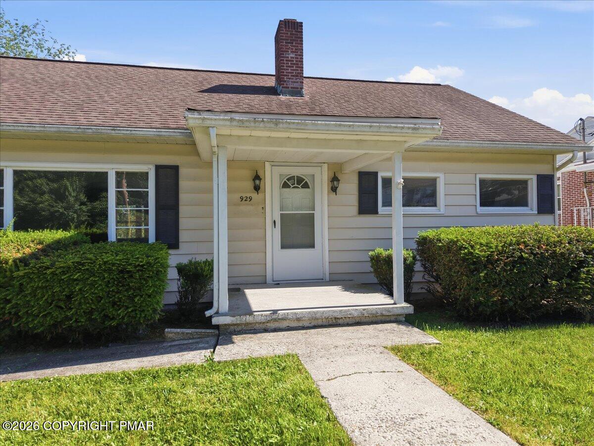 929 Coal Street Property Photo 8