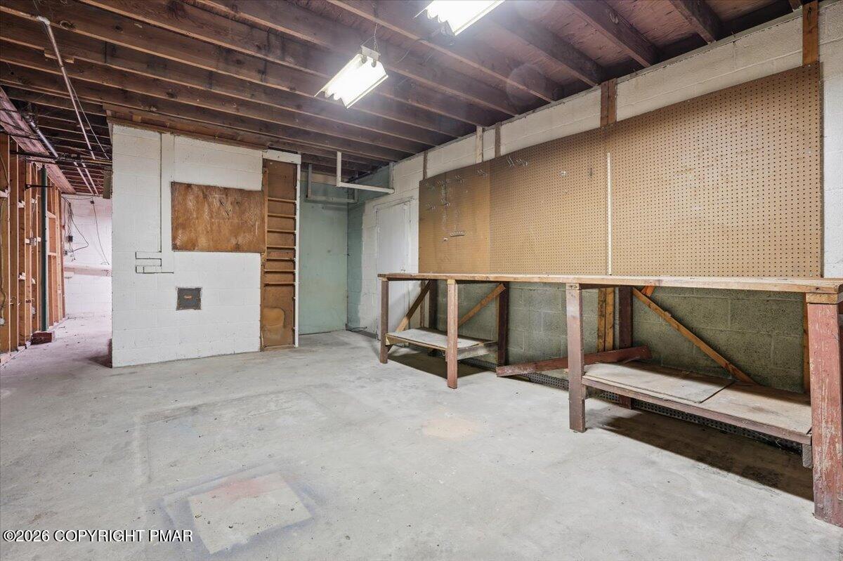 929 Coal Street Property Photo 48