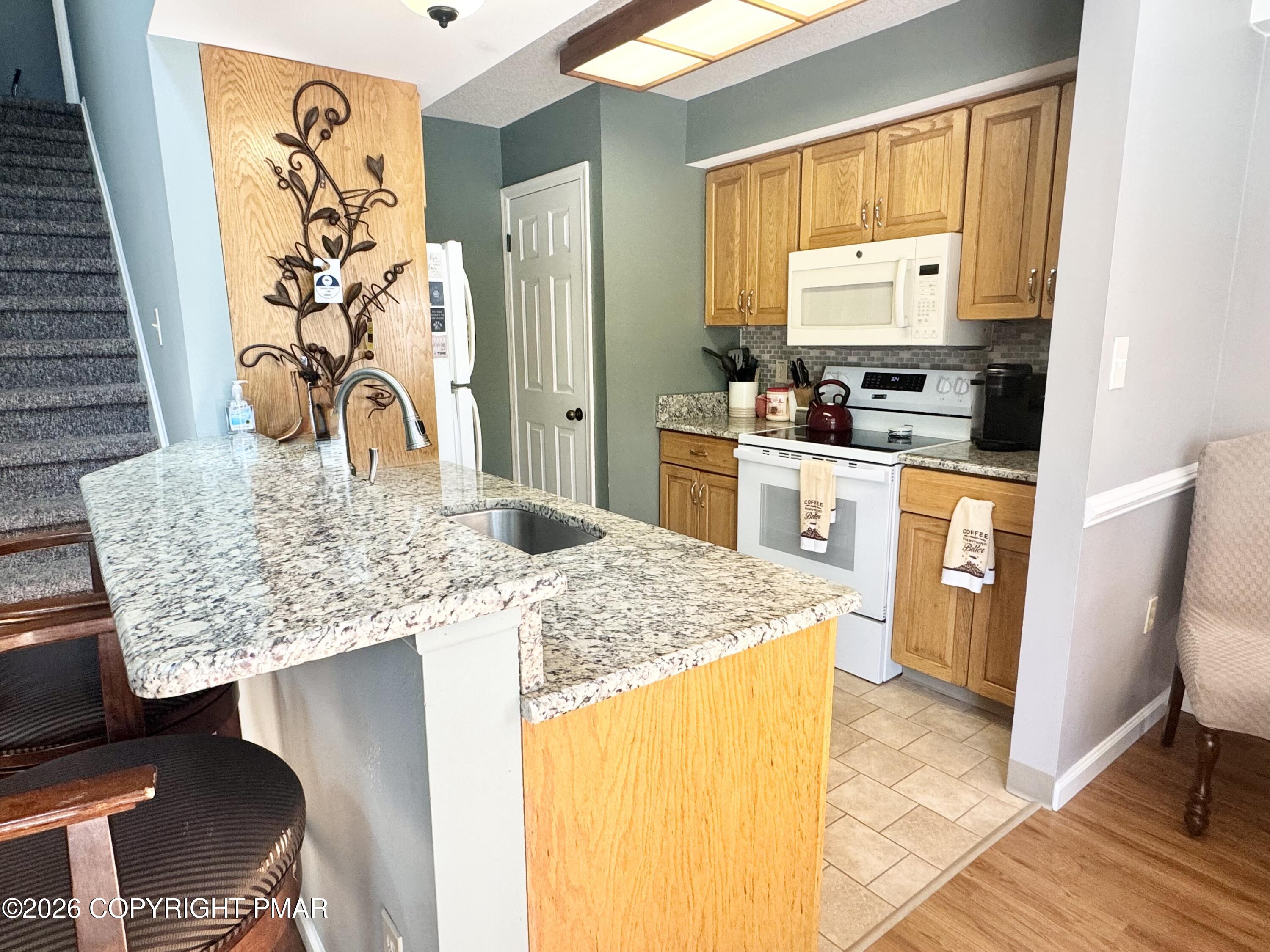 25 Midlake Drive # 301d Property Photo 8
