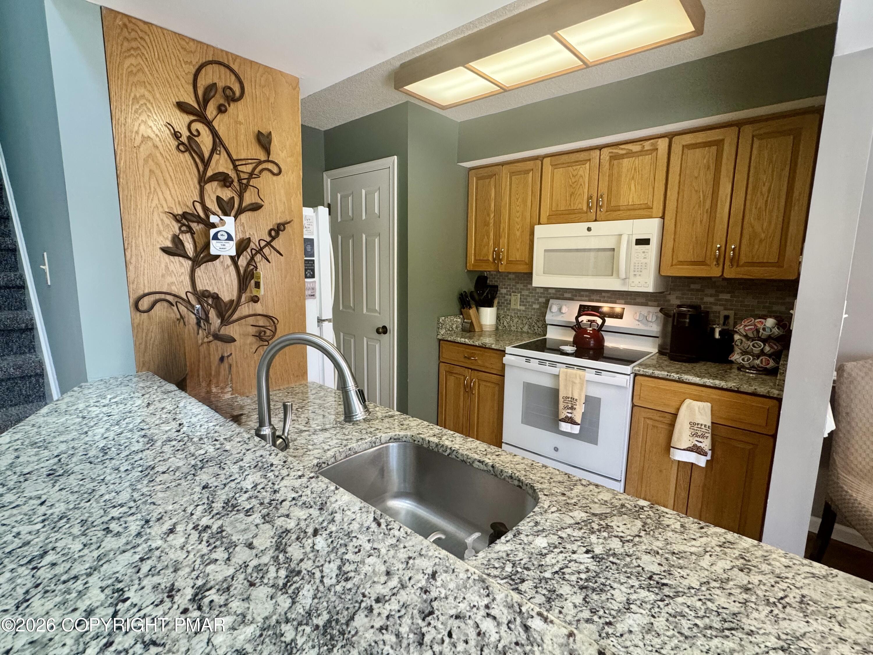 25 Midlake Drive # 301d Property Photo 9