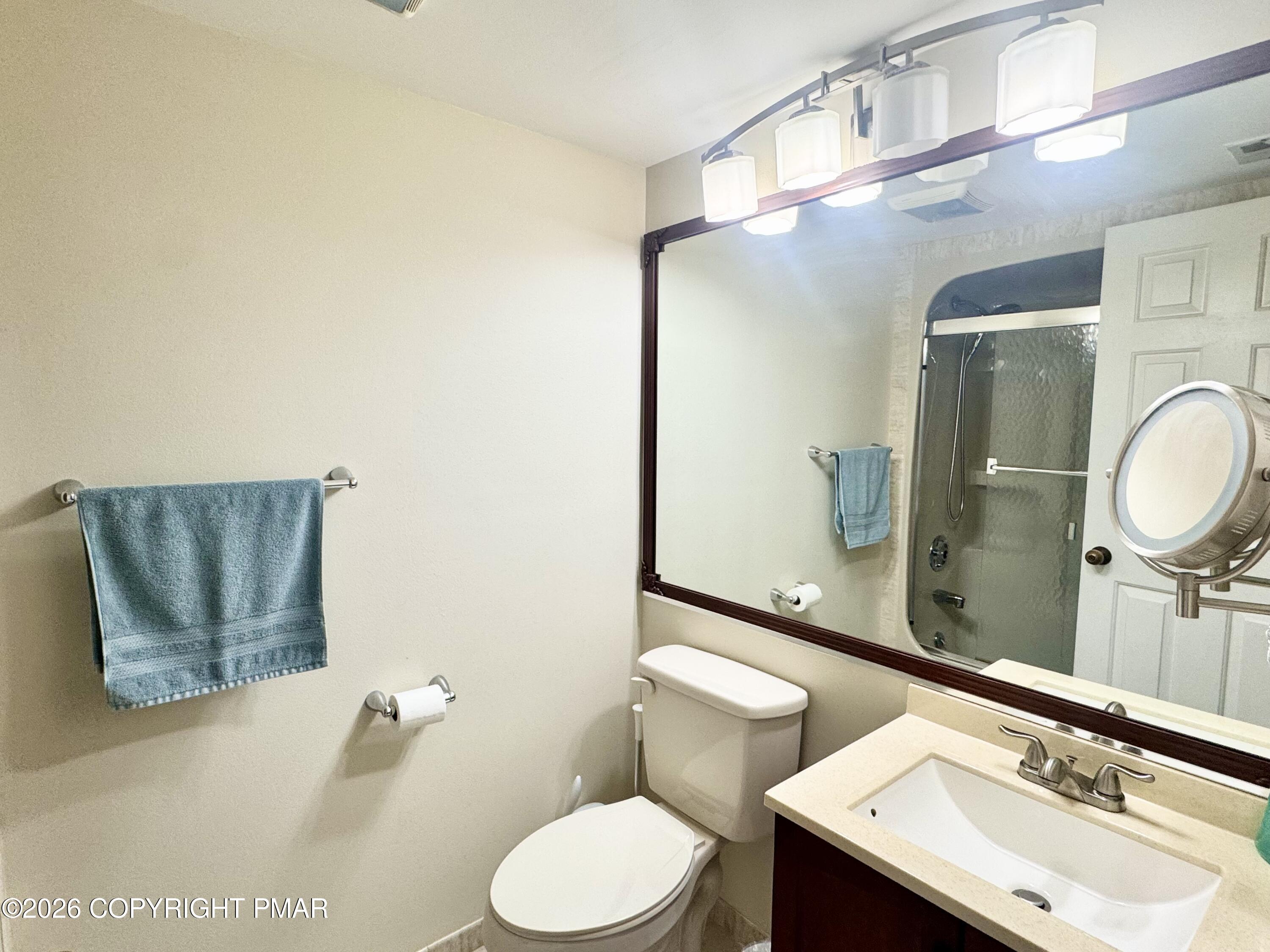 25 Midlake Drive # 301d Property Photo 13