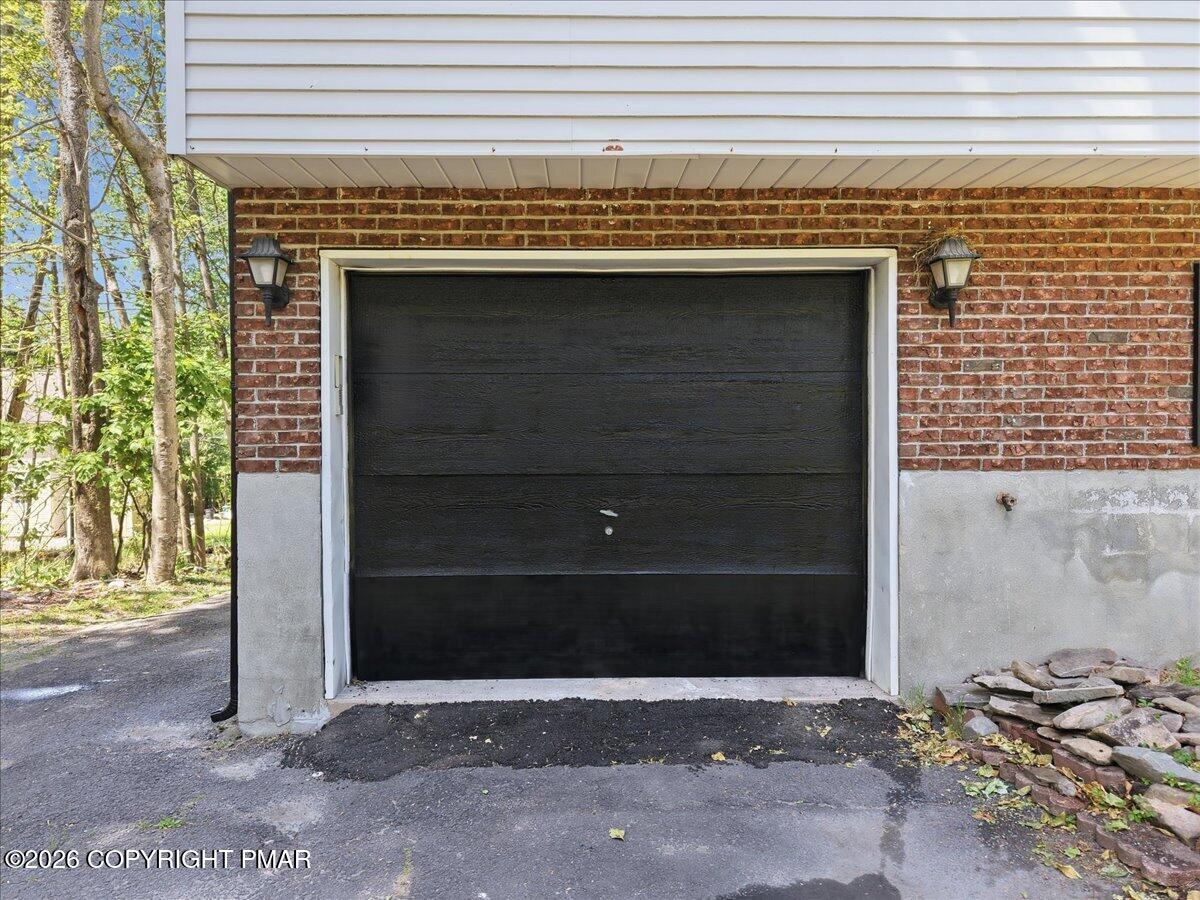 9807 Deerwood Drive Property Photo 52