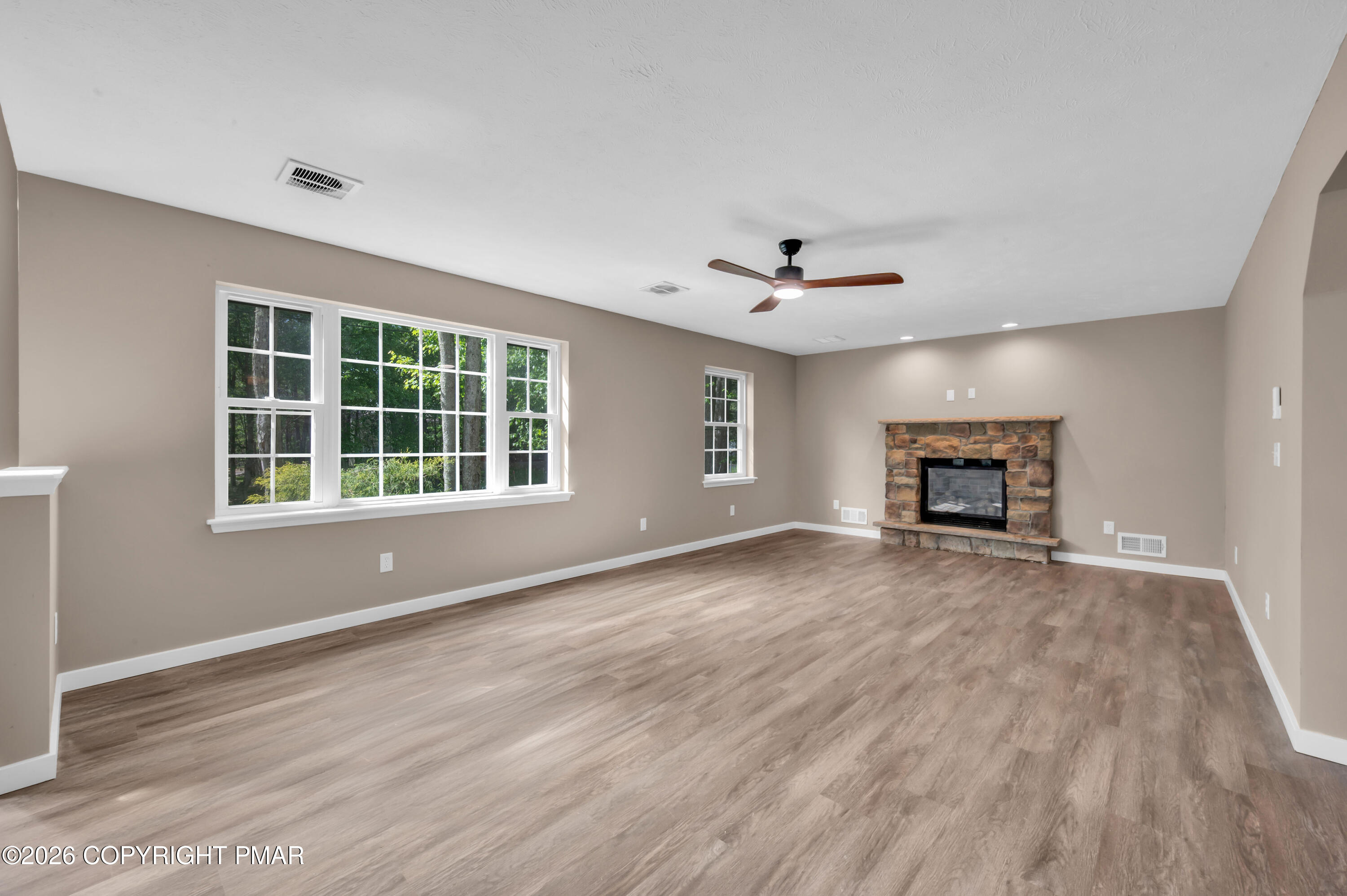 8913 Deerfield Road Property Photo 7