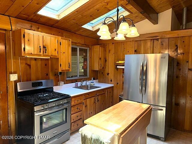 241 Champlain Drive Property Photo 6