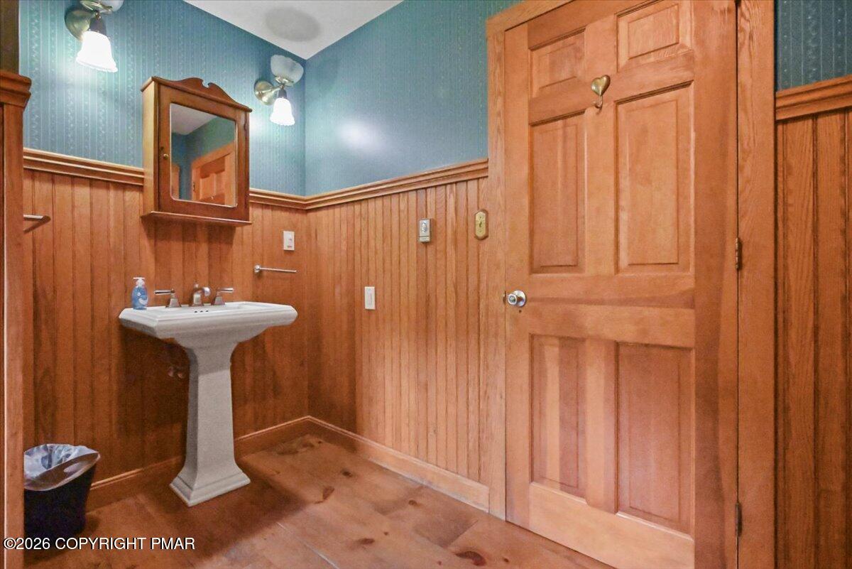 145 Camelback Road Property Photo 143