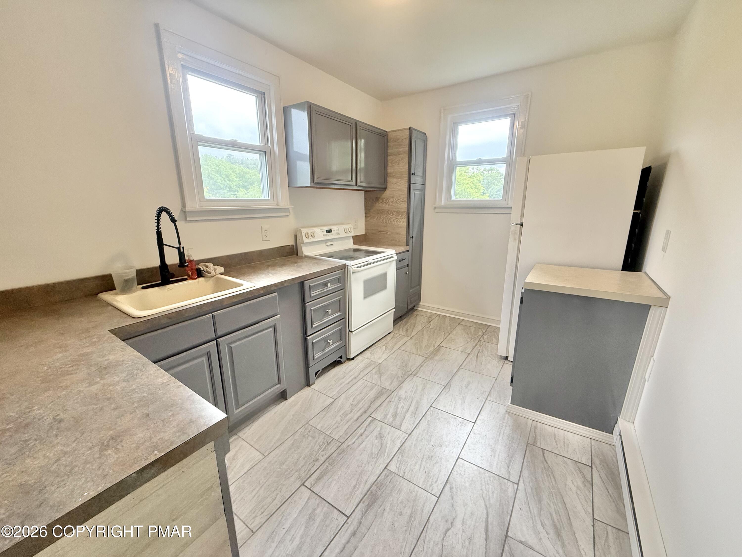309-311 E E Ridge Street Property Photo 11