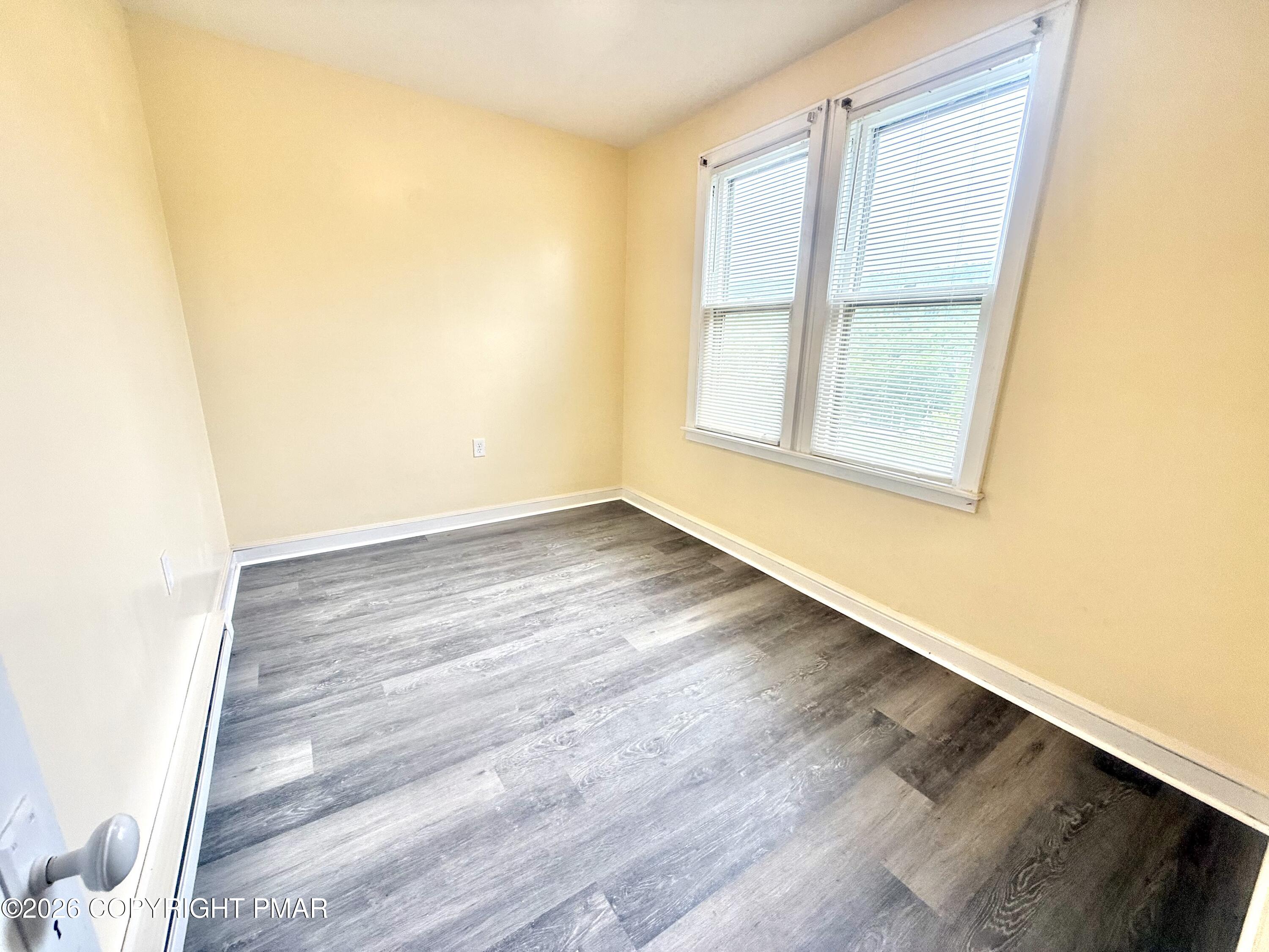 309-311 E E Ridge Street Property Photo 15