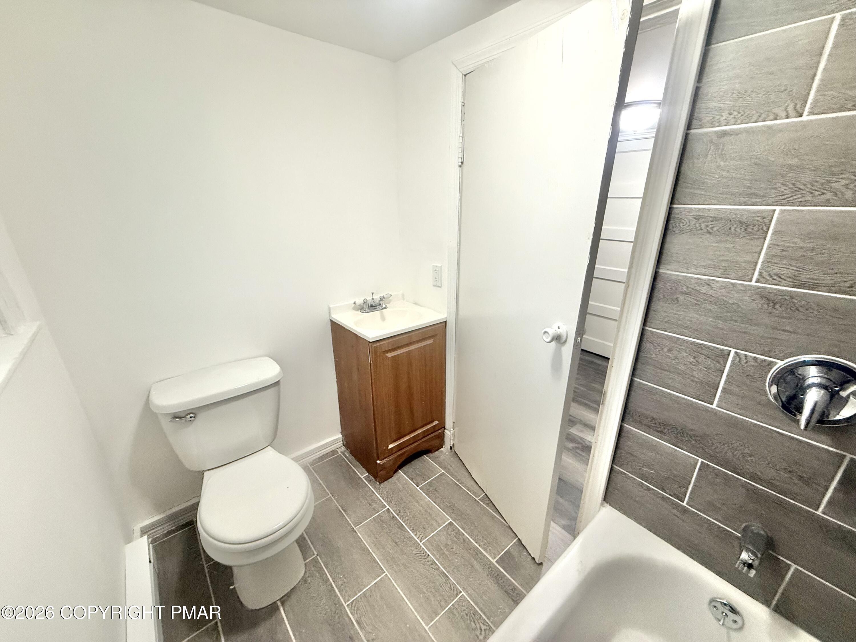 309-311 E E Ridge Street Property Photo 40