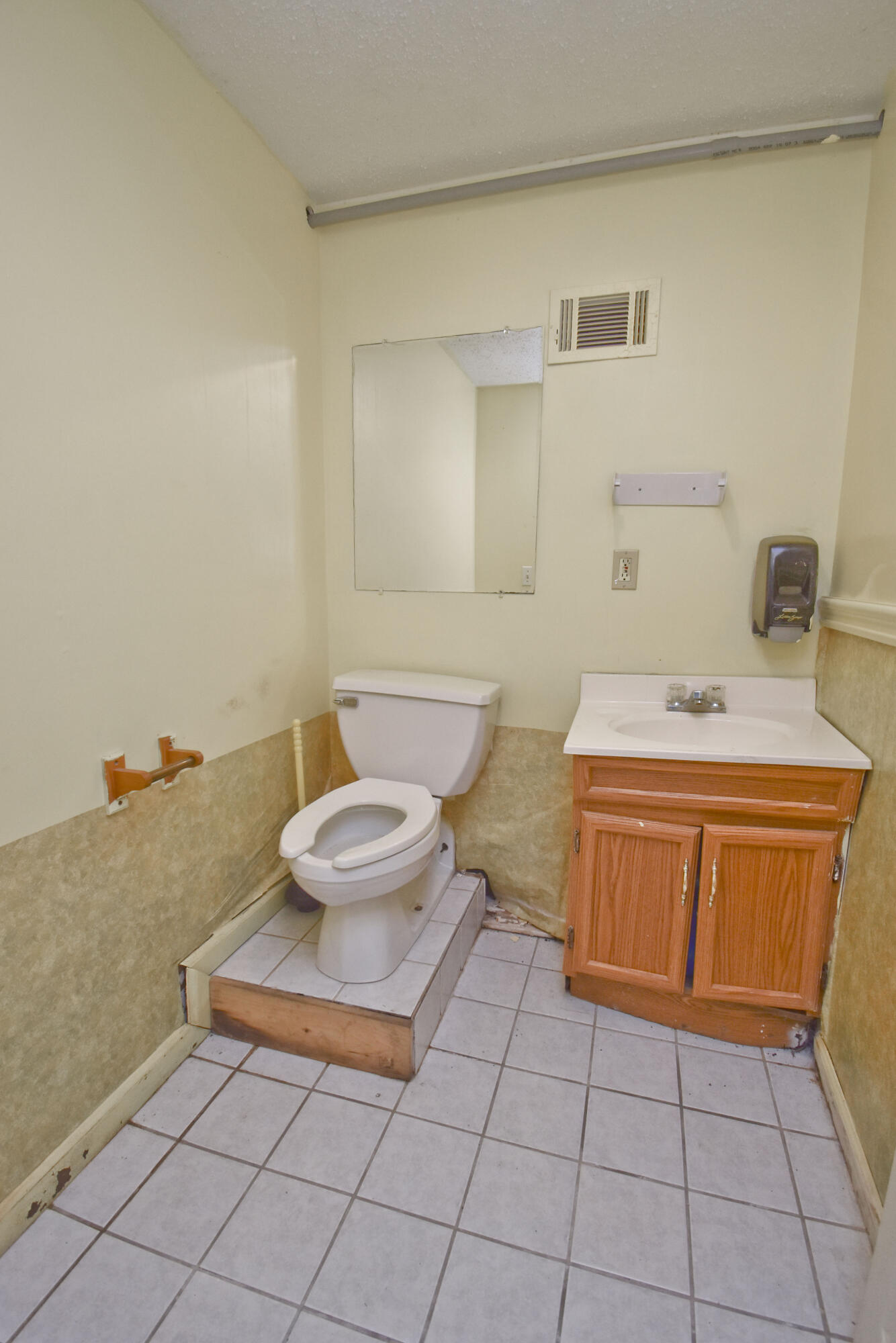 3215 N 5th Street Property Photo 5