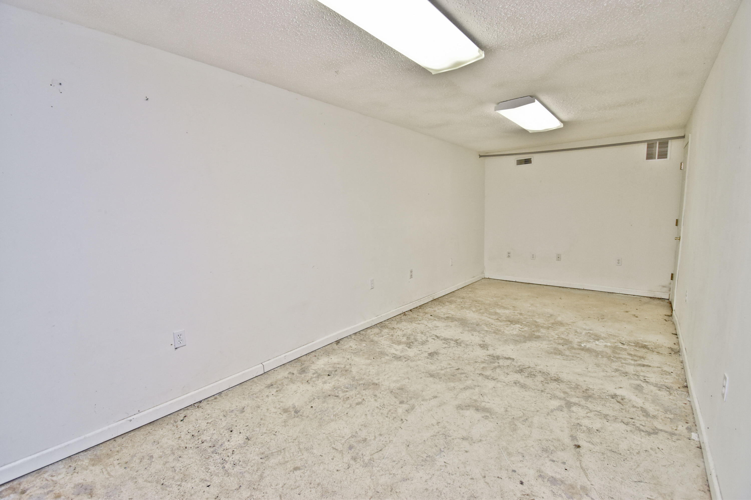 3215 N 5th Street Property Photo 8