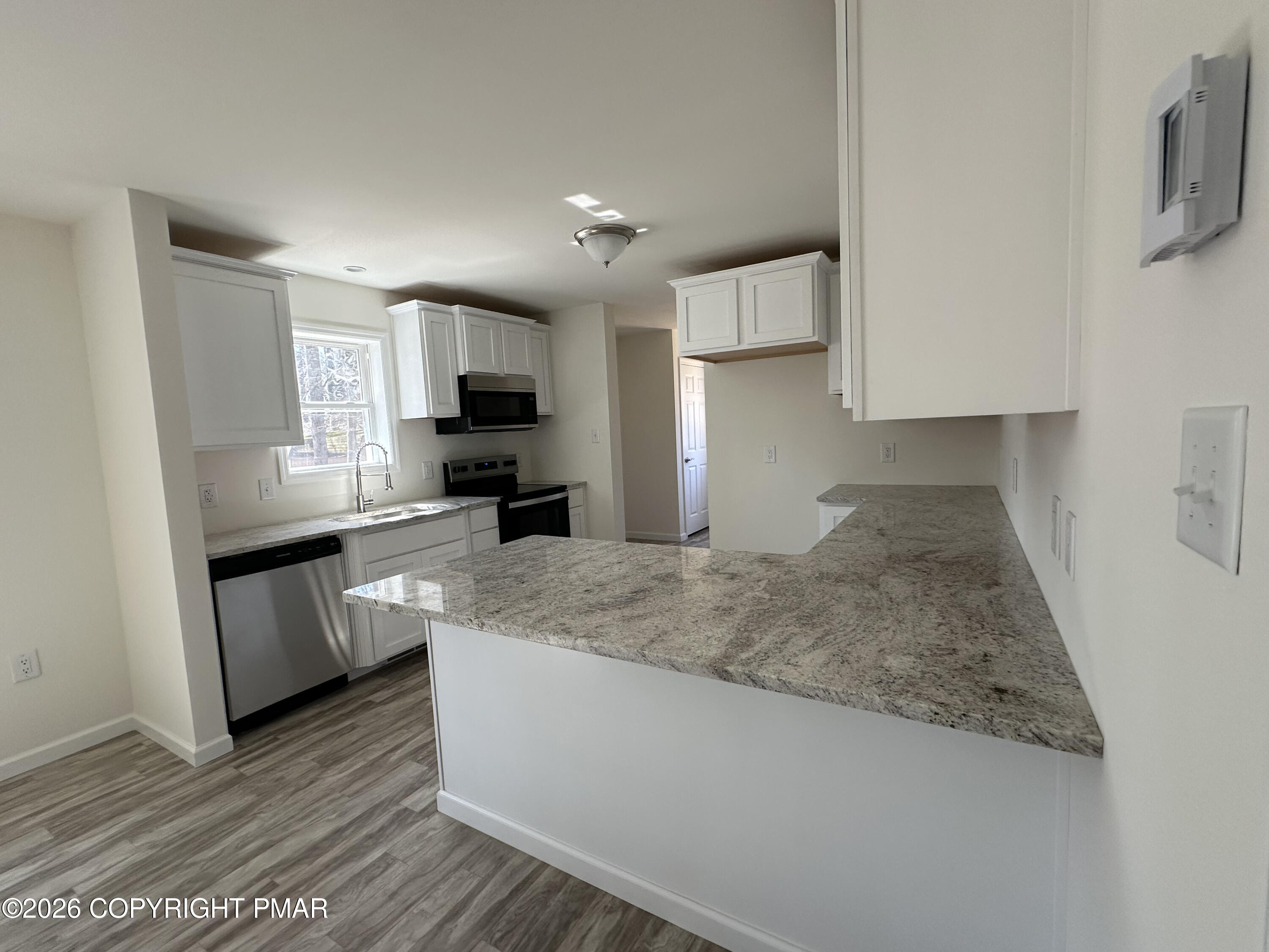 1726 Rolling Hills Drive Property Photo 6