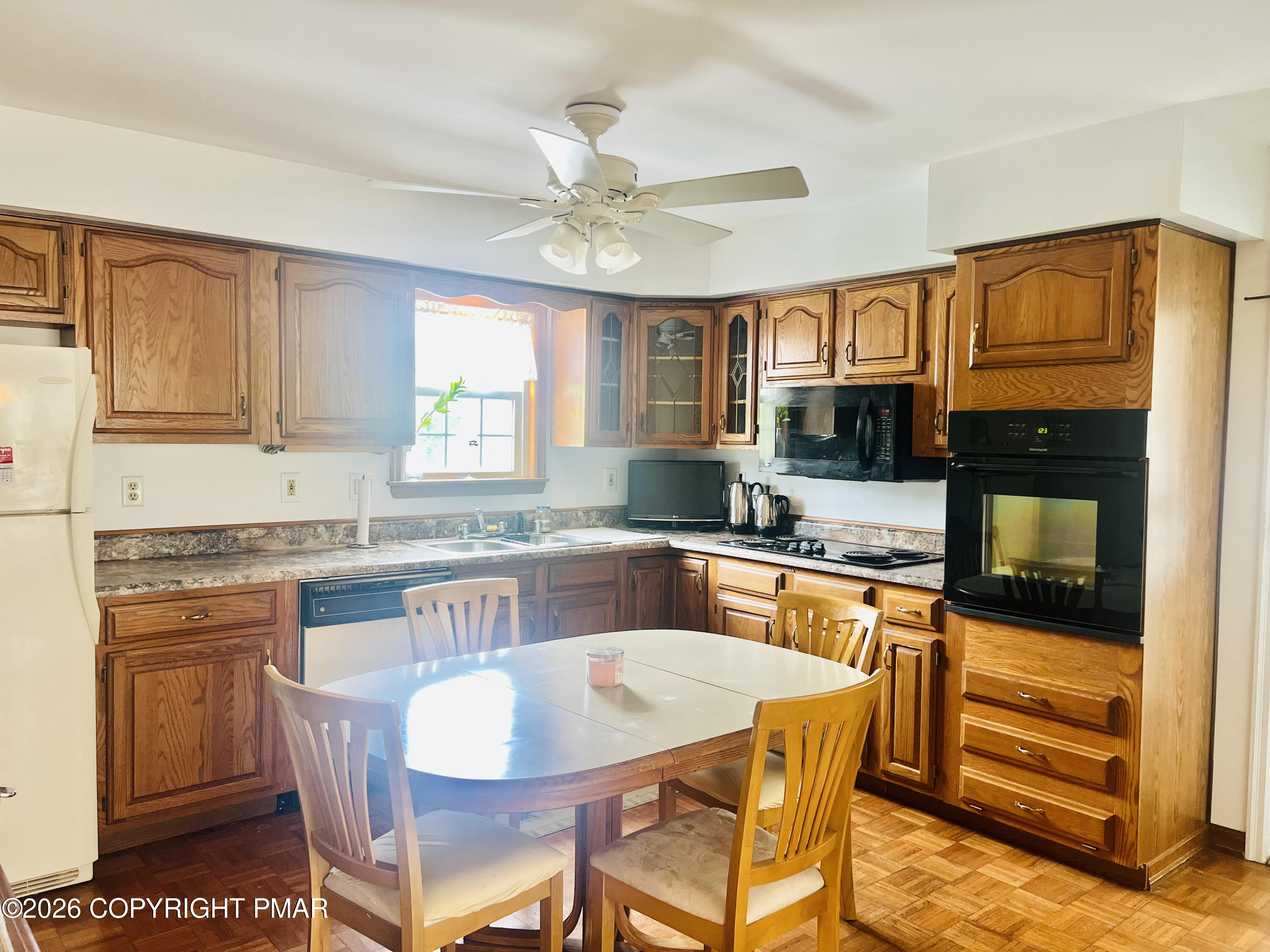 42 E Columbus Avenue Property Photo 9