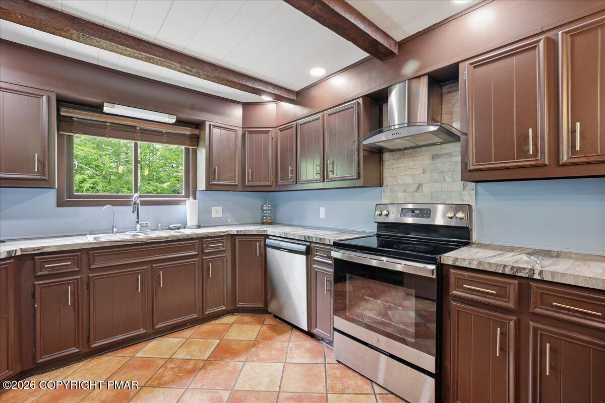 353 Scotch Pine Drive Property Photo 25