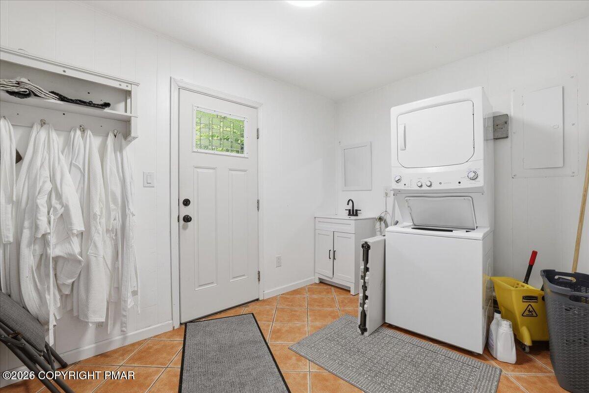 353 Scotch Pine Drive Property Photo 59