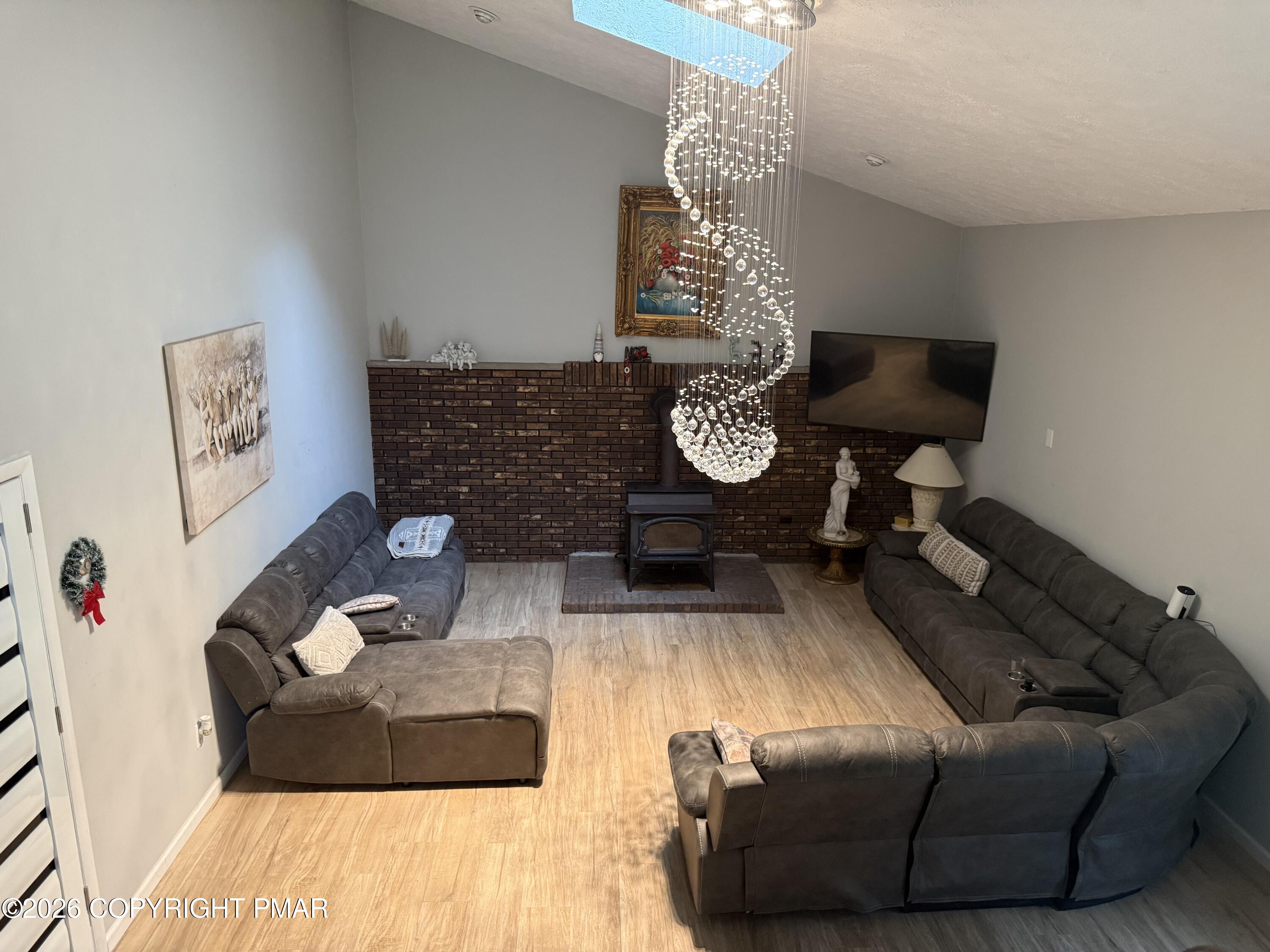 1212 Lisa Lane Property Photo 4