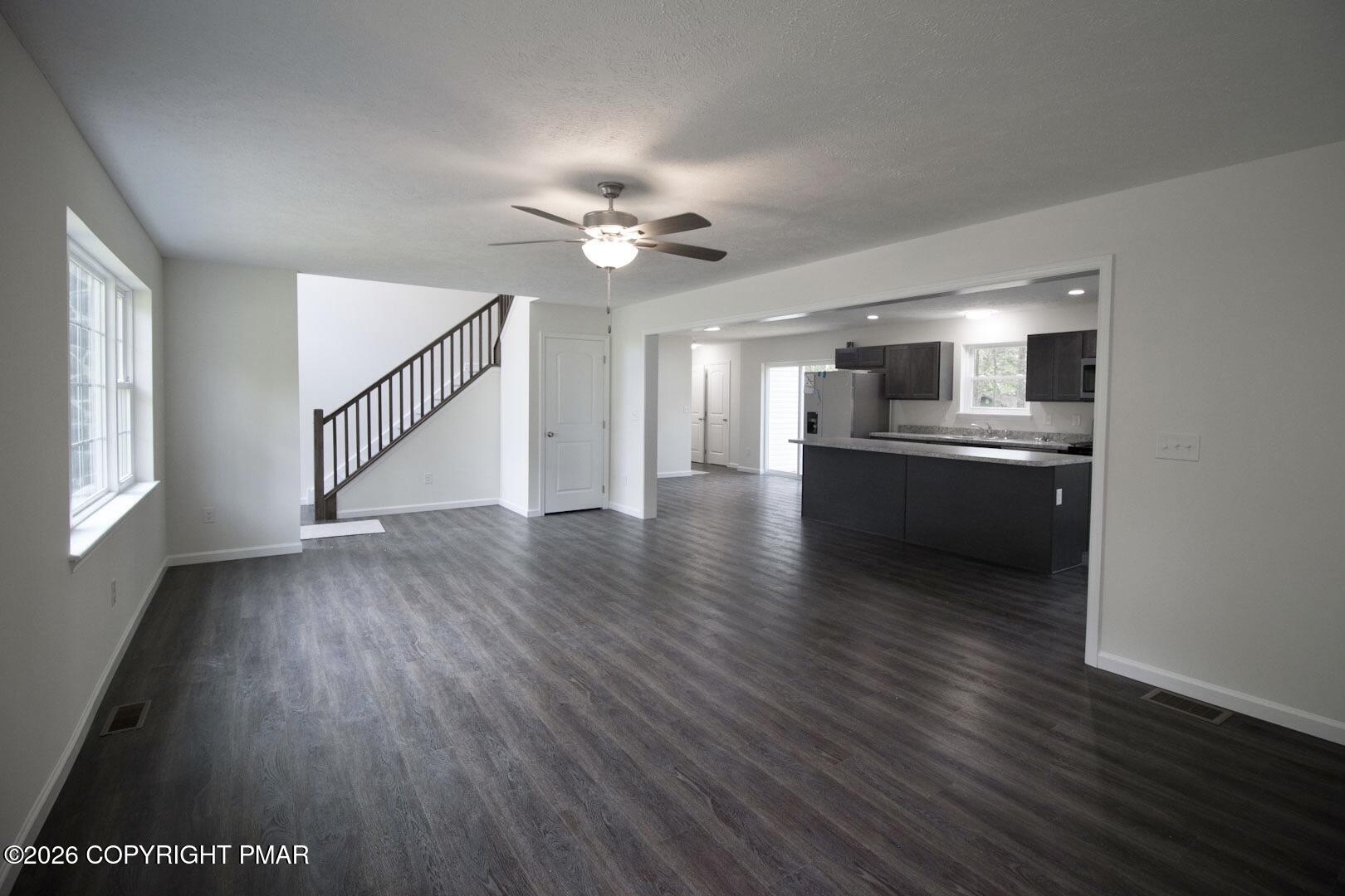 8091 Elizabeth Lane Property Photo 6