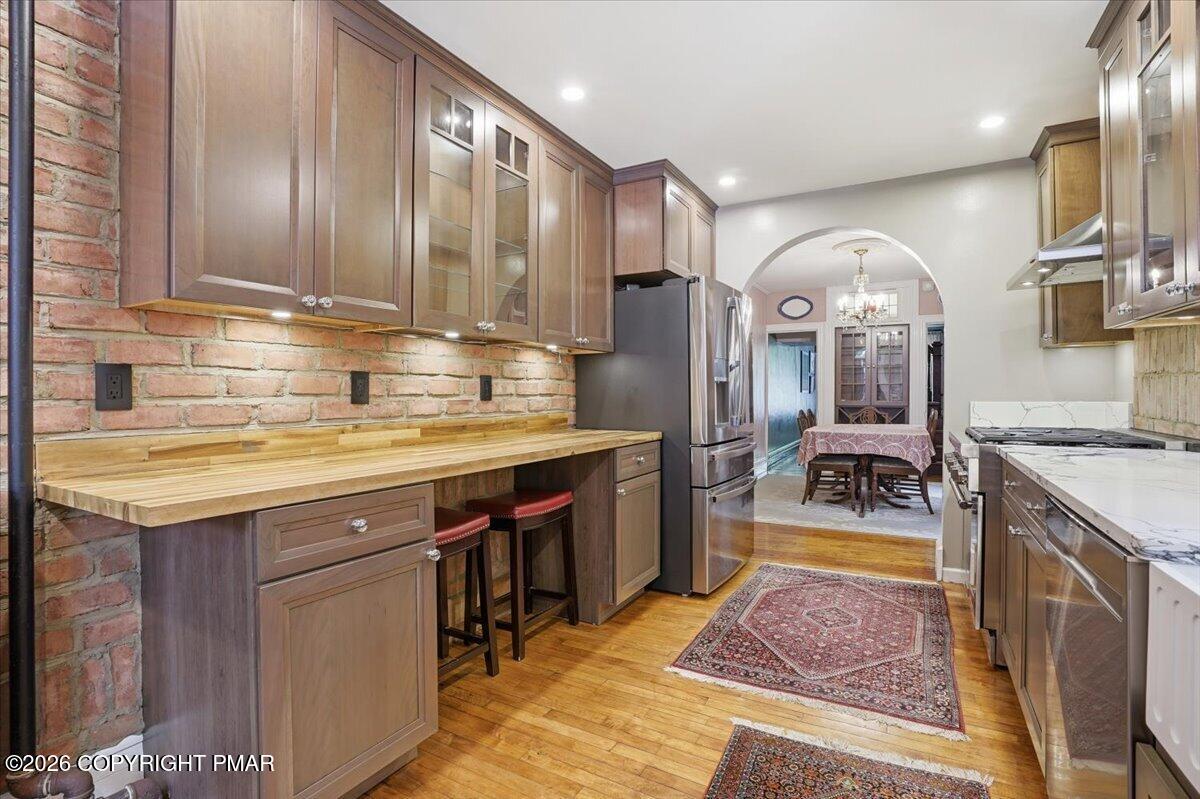 169 W Broadway Property Photo 16