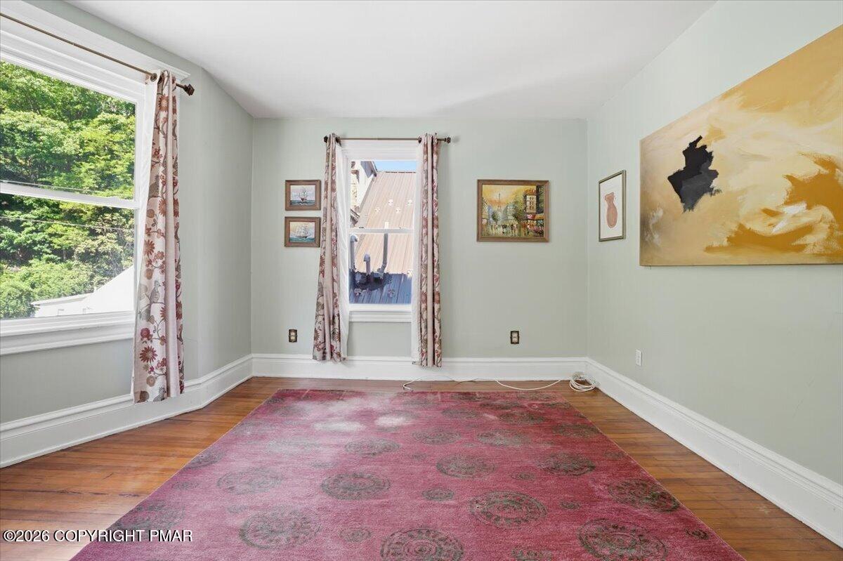 169 W Broadway Property Photo 26