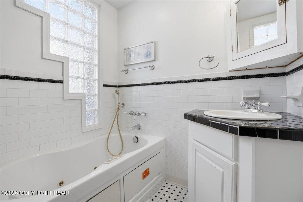 169 W Broadway Property Photo 31