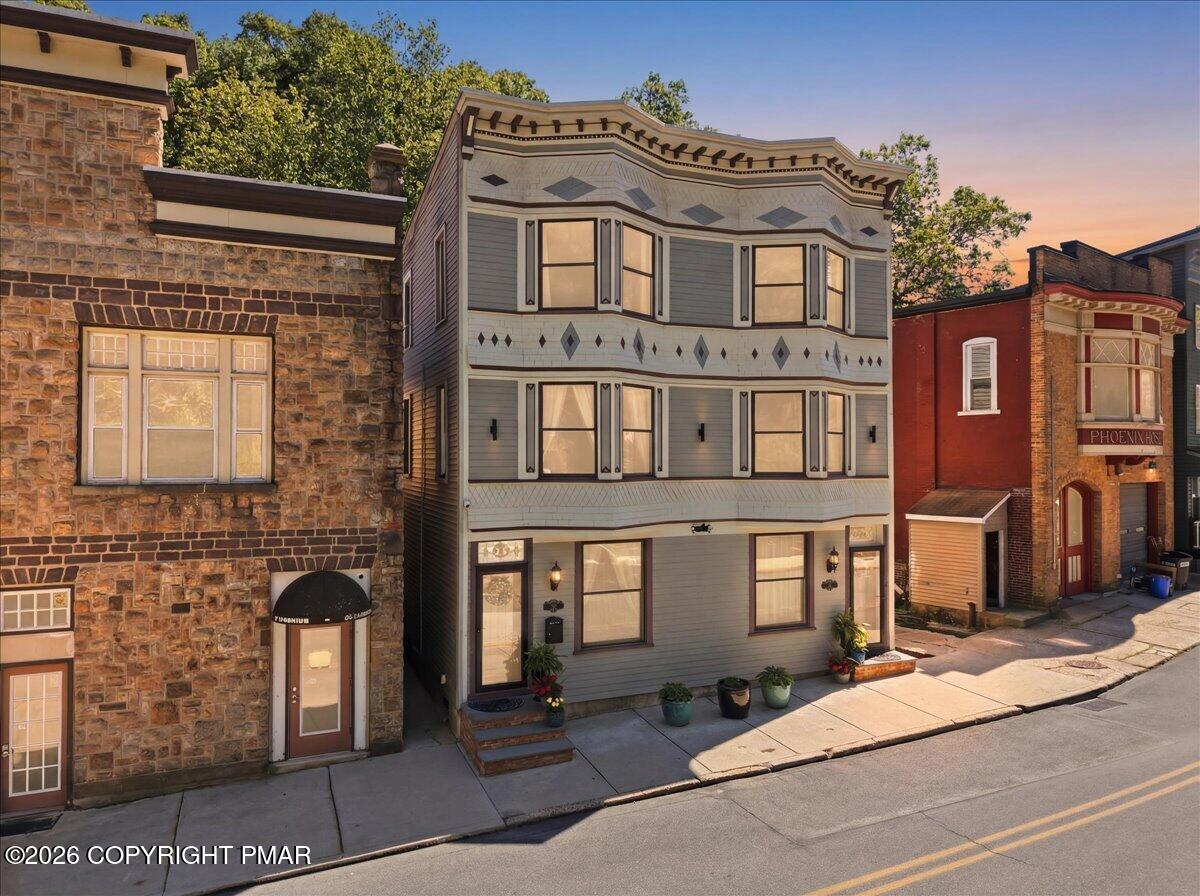 169 W Broadway Property Photo 38