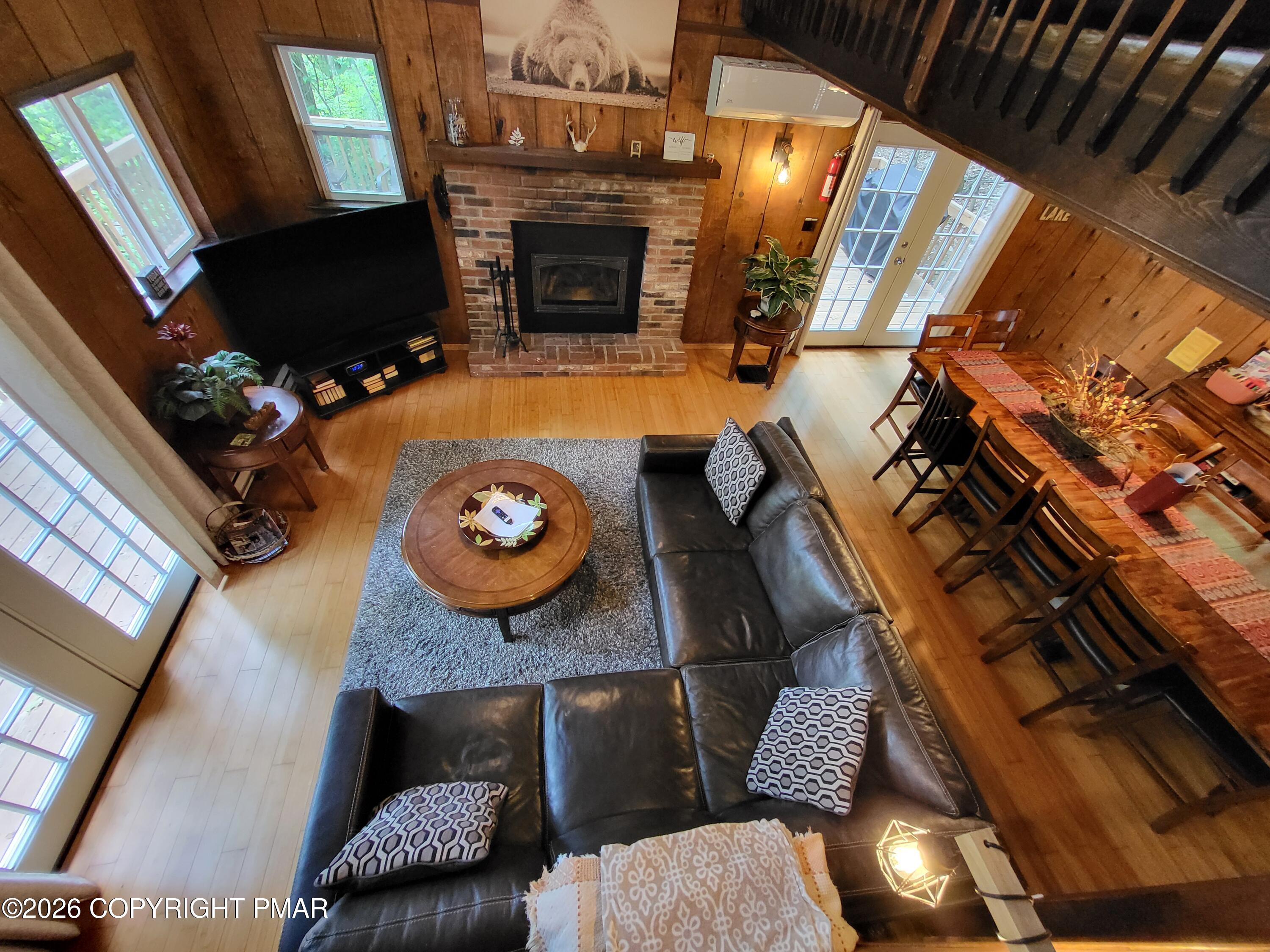 121 Park Court Property Photo 6