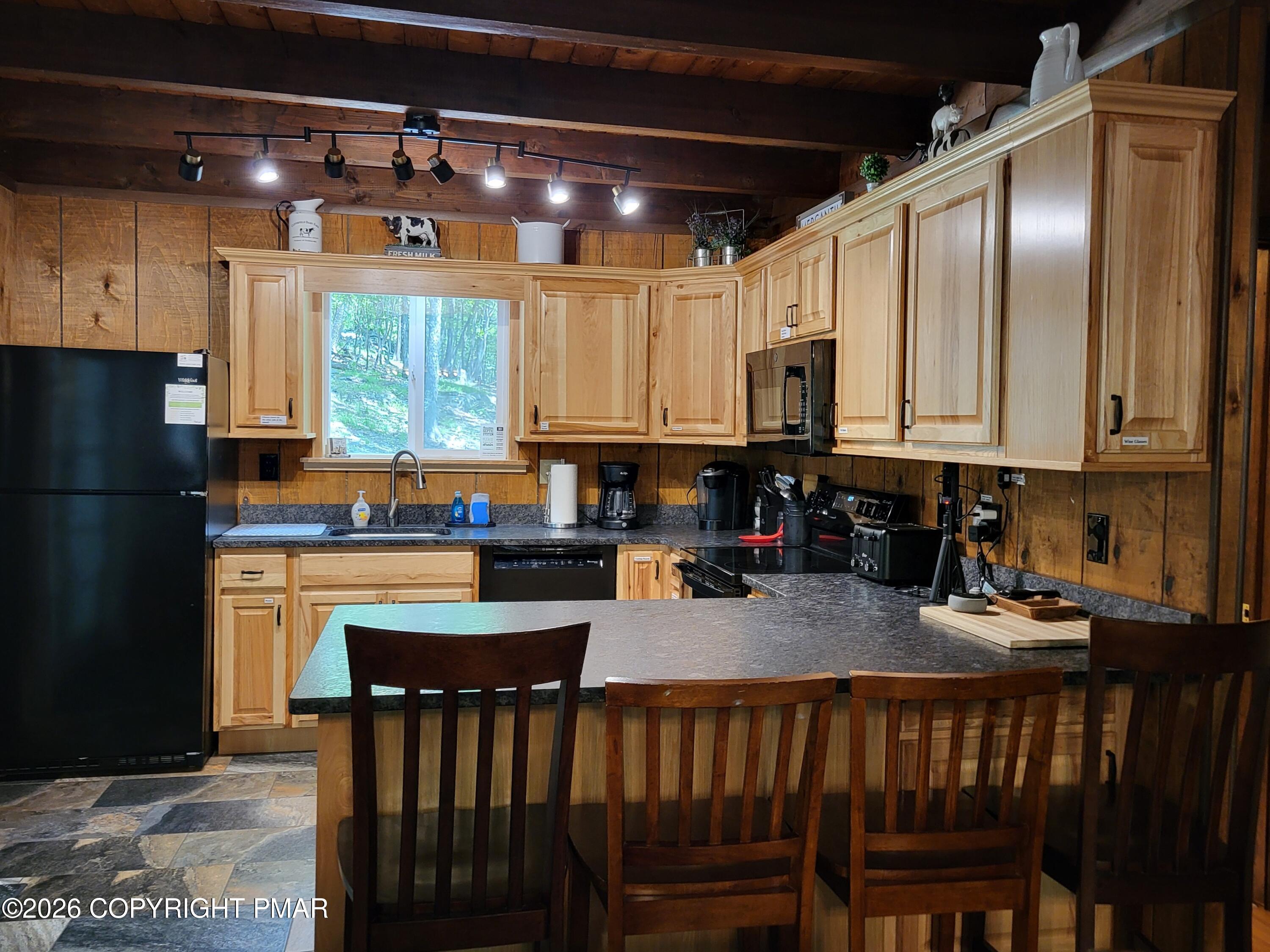 121 Park Court Property Photo 10