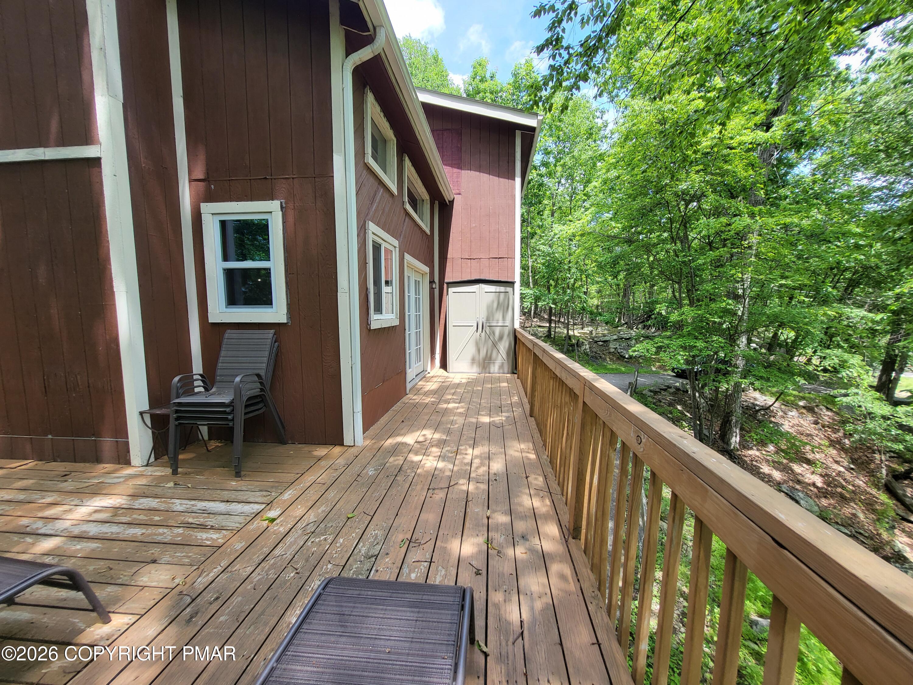 121 Park Court Property Photo 44