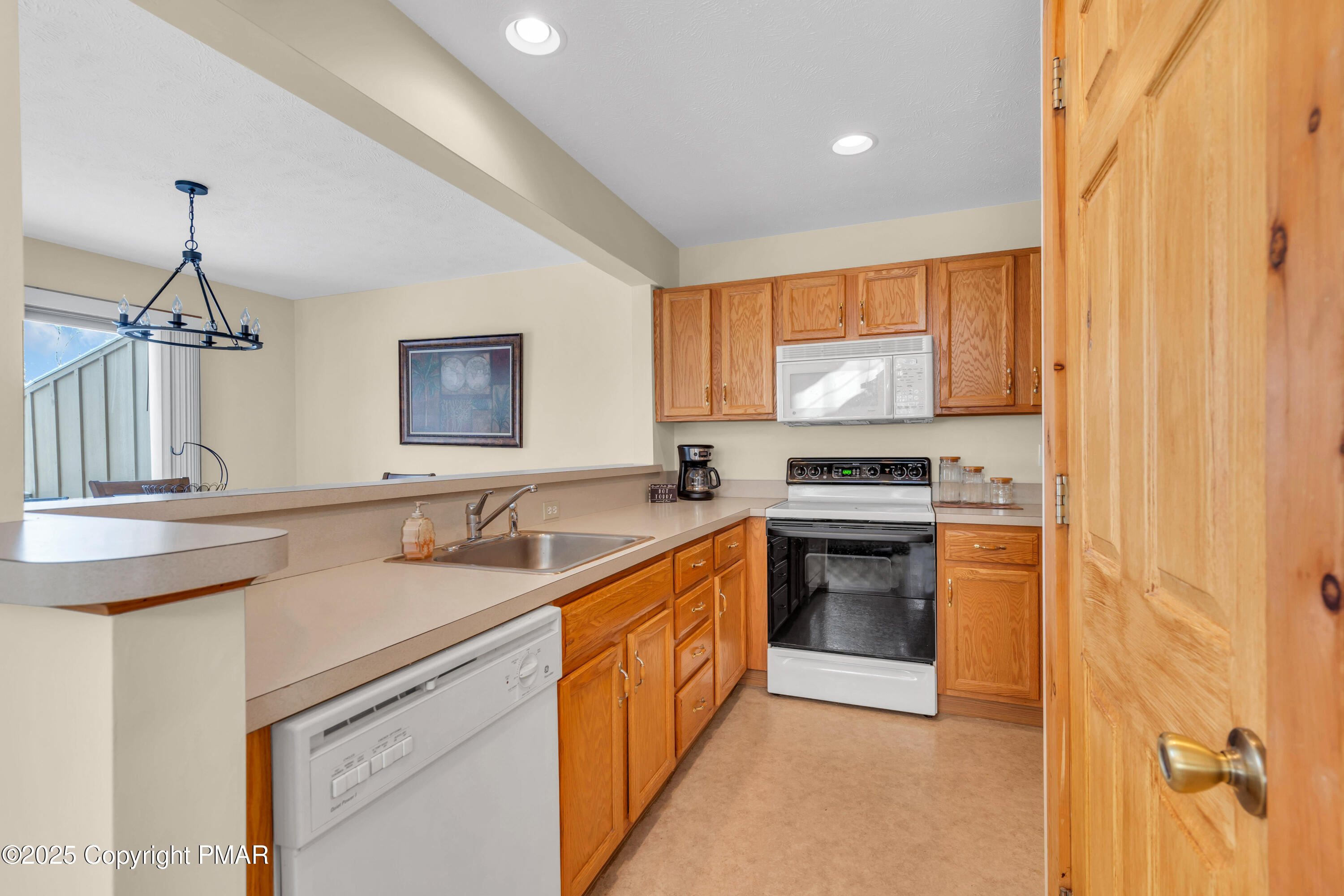 163 Pine Court Property Photo 8