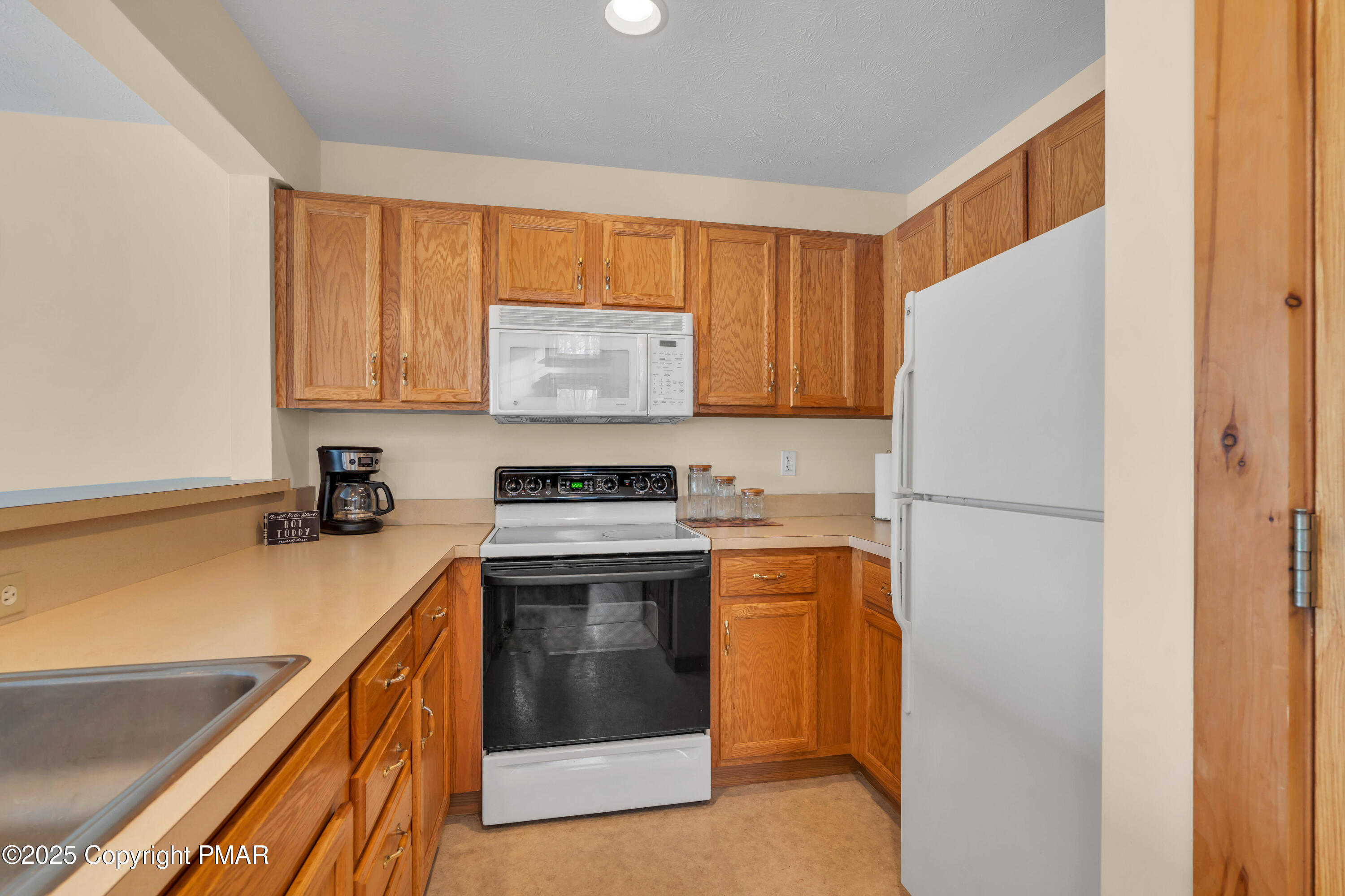 163 Pine Court Property Photo 9