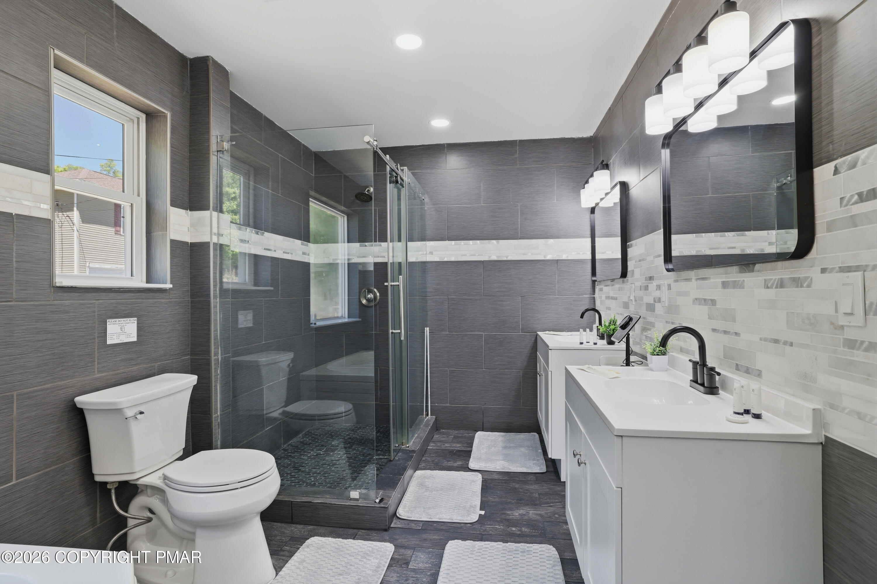 1299 Glade Drive S Property Photo 15