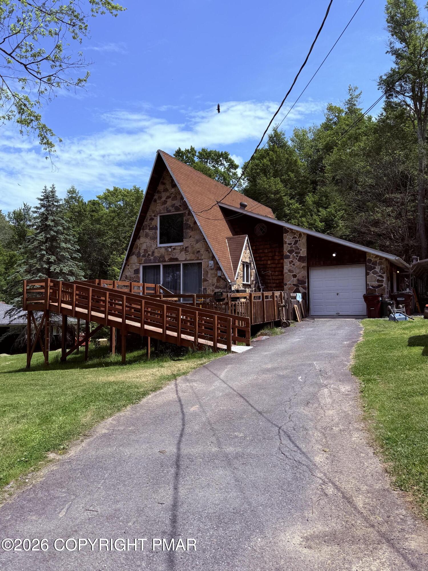 119 River Drive E Property Photo 1
