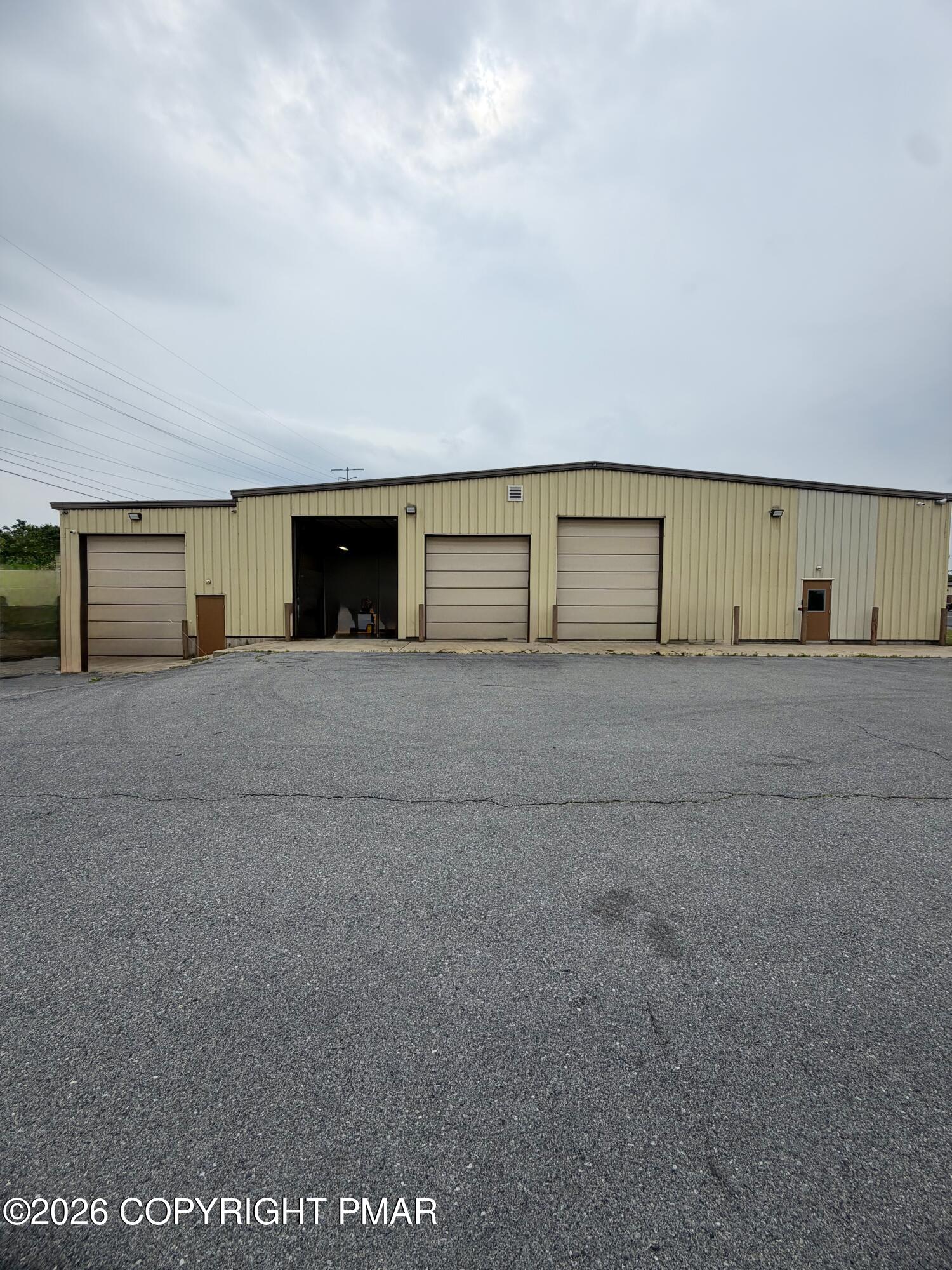 4440 Spring Hill Drive Property Photo 1