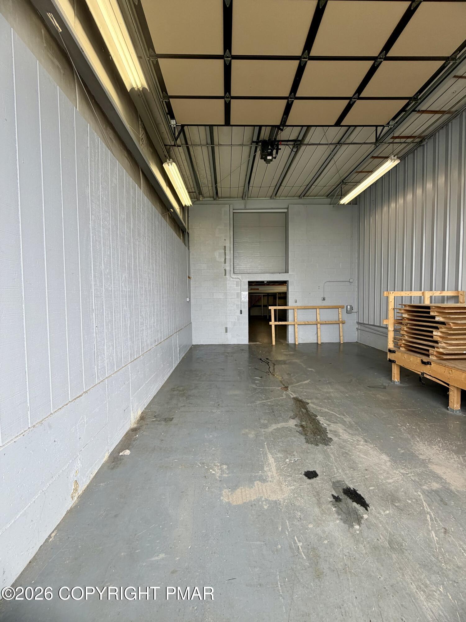 4440 Spring Hill Drive Property Photo 3