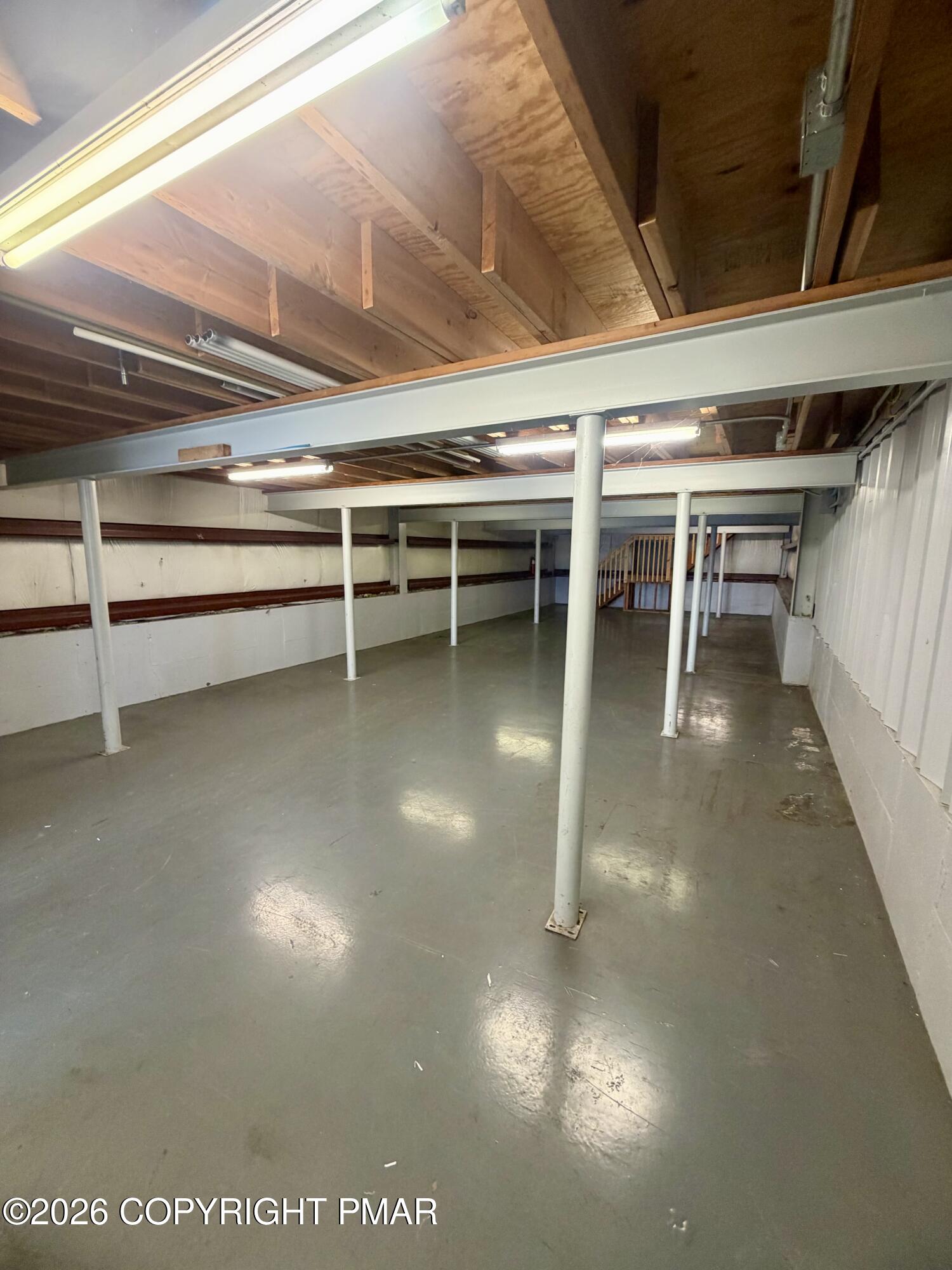 4440 Spring Hill Drive Property Photo 4