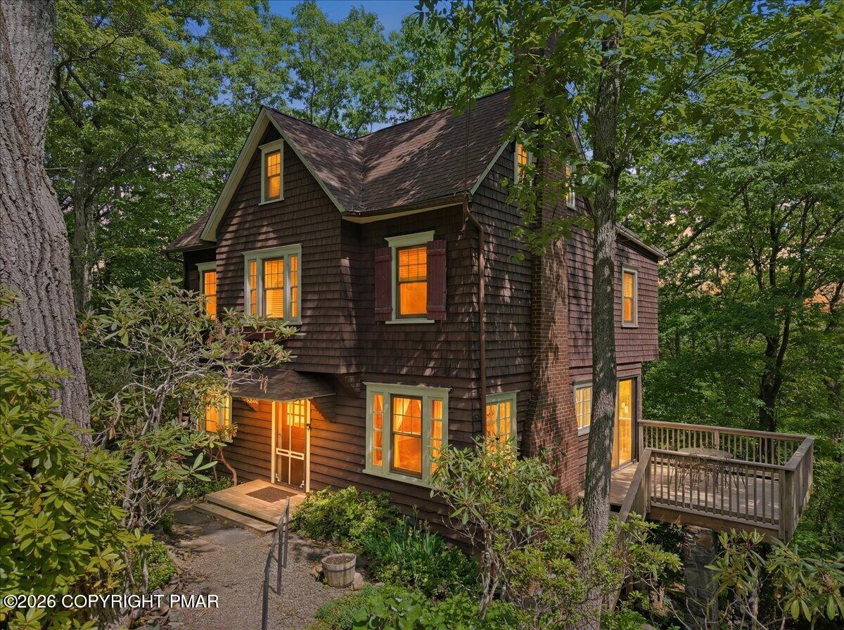 90 Oak Lane Property Photo 1