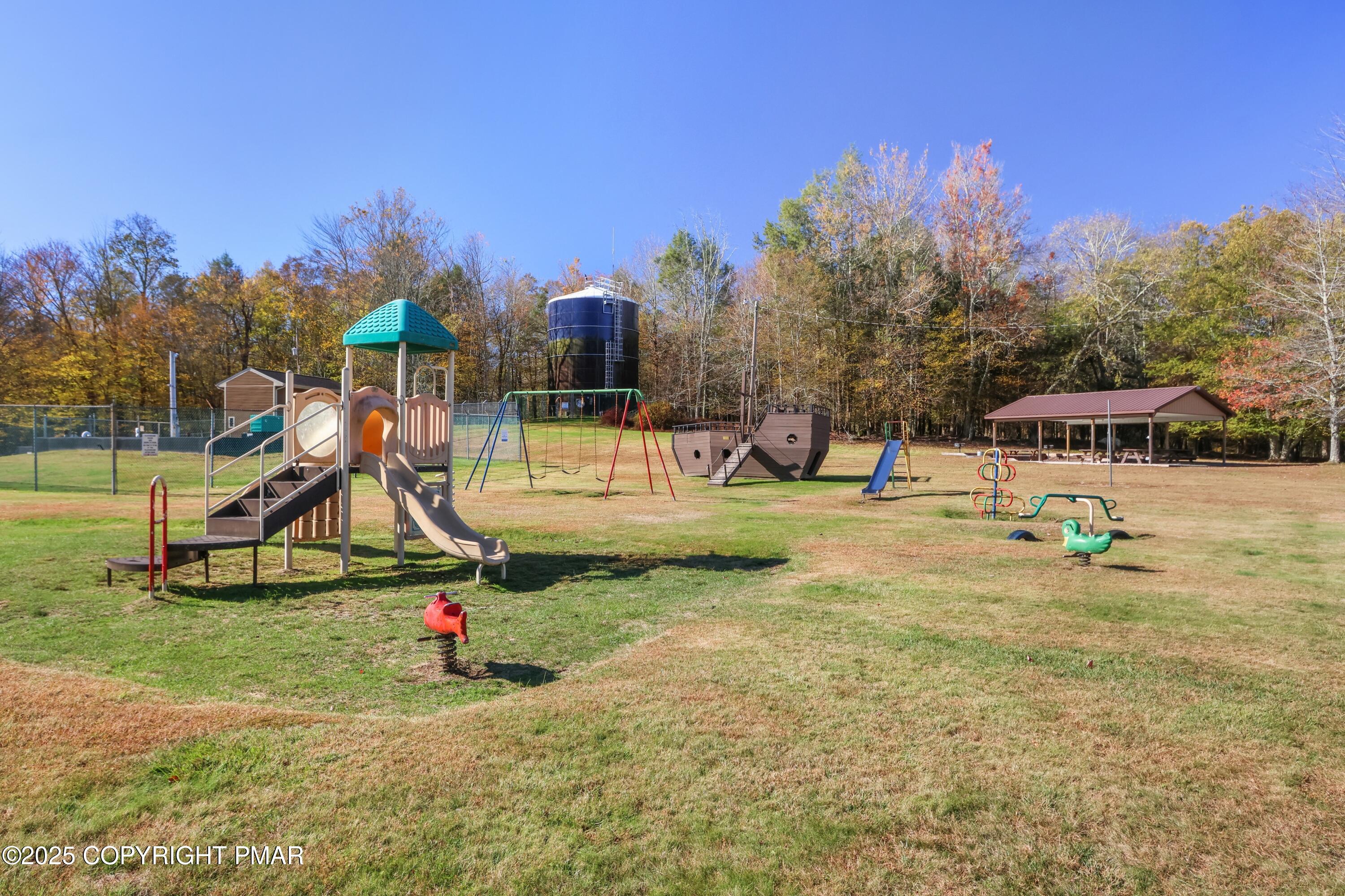 Cygnus Road Property Photo 17