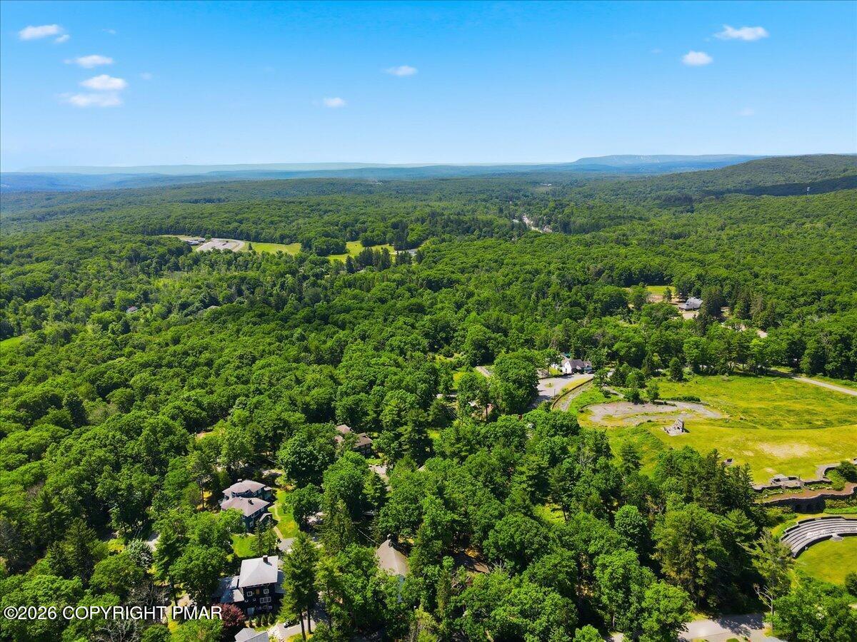119 Falls Drive Property Photo 2