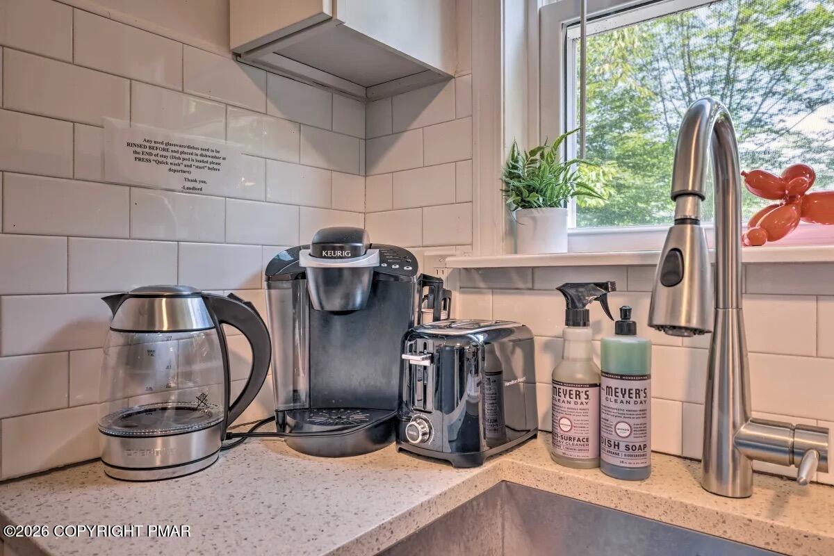 9253 Westwood Drive Property Photo 12