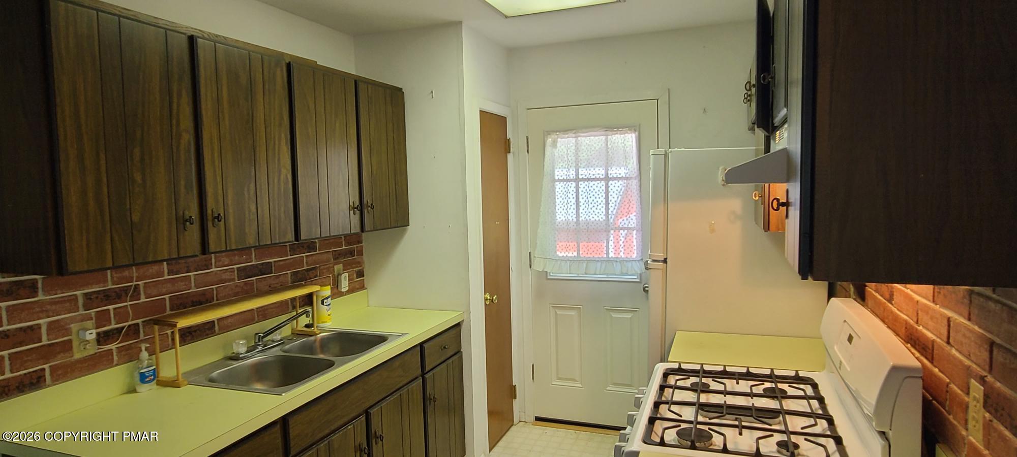 202 Fern Ridge Road Property Photo 3