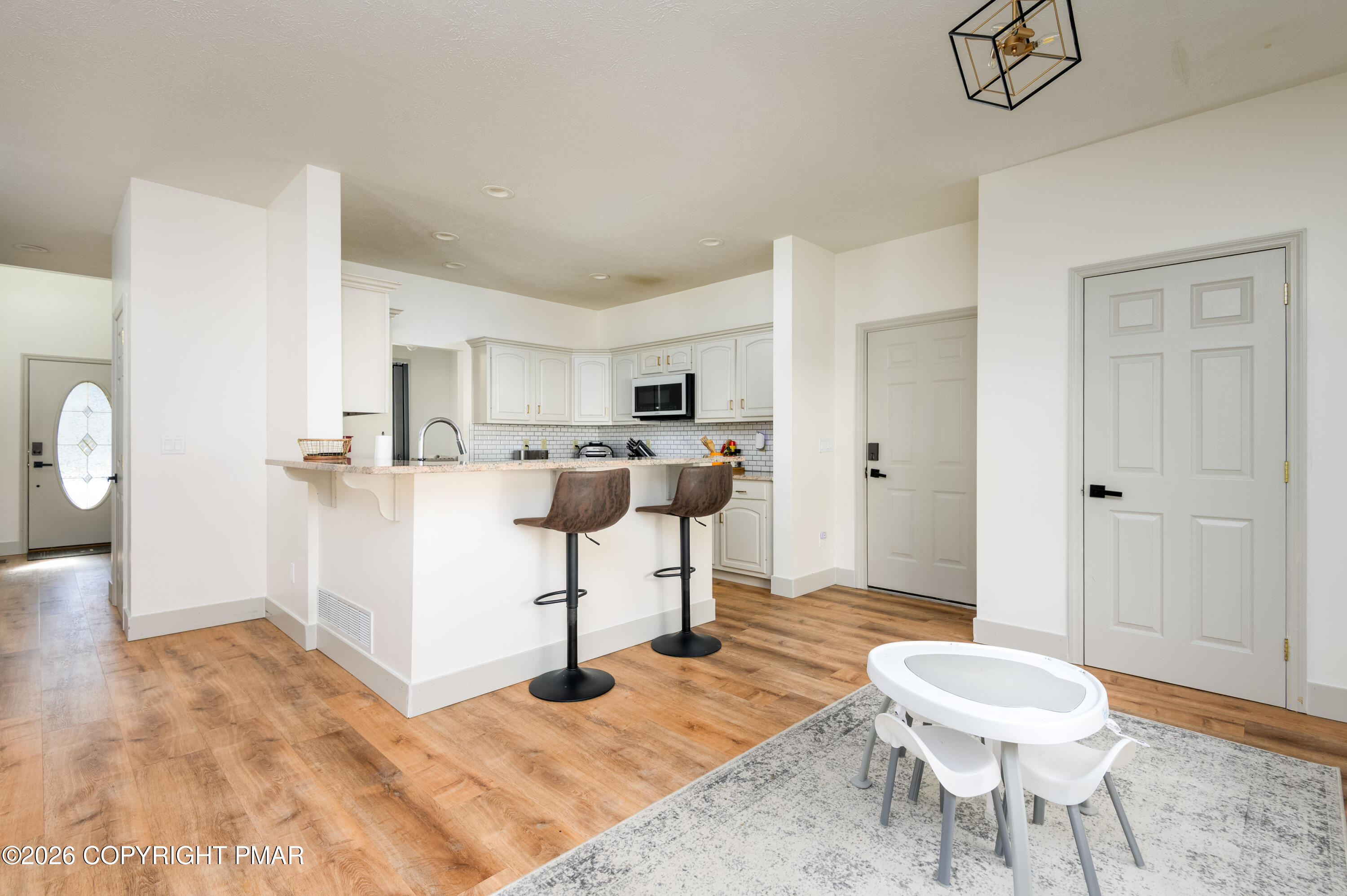 2115 Hemlock Lane Property Photo 1