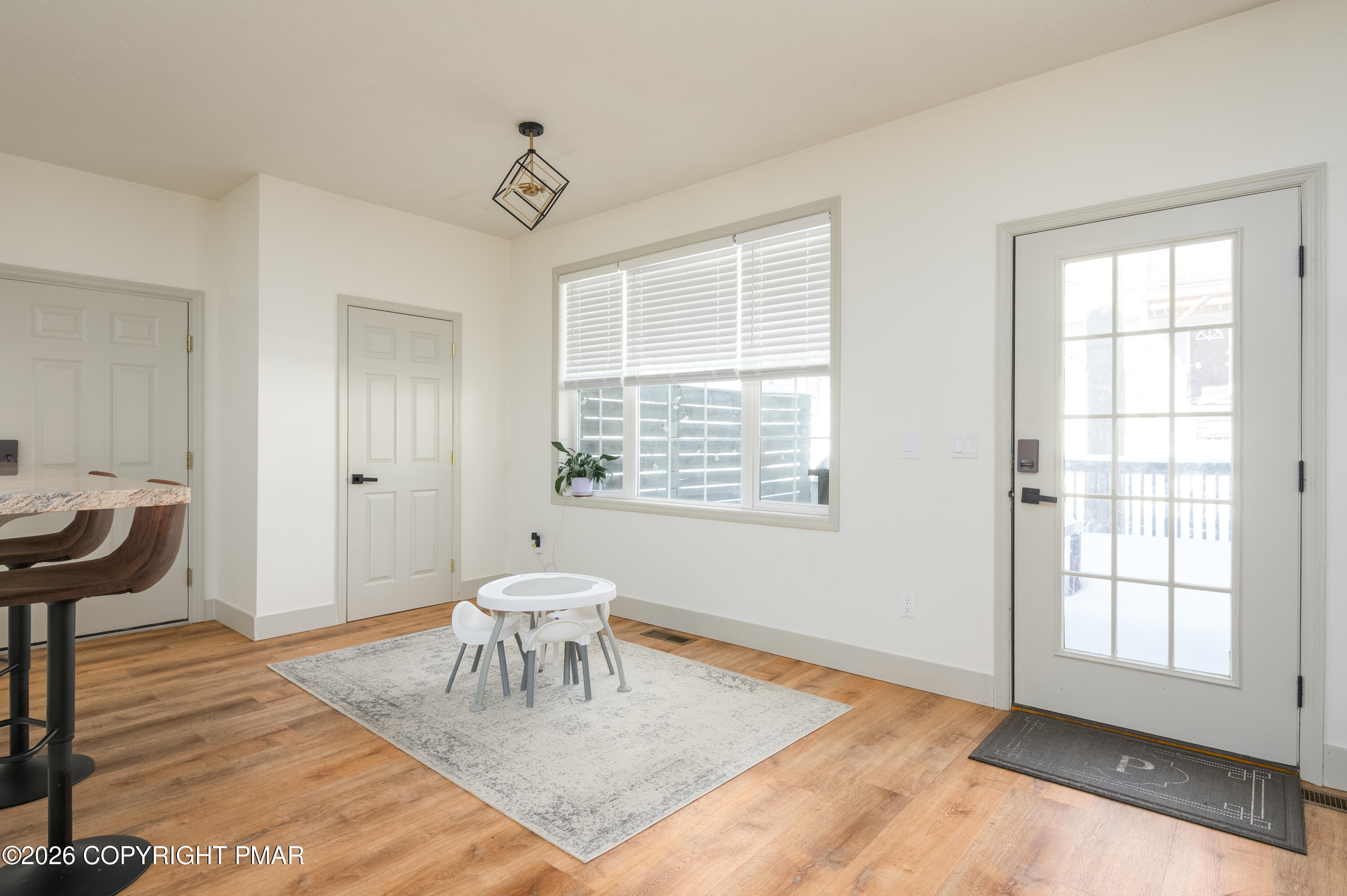 2115 Hemlock Lane Property Photo 2