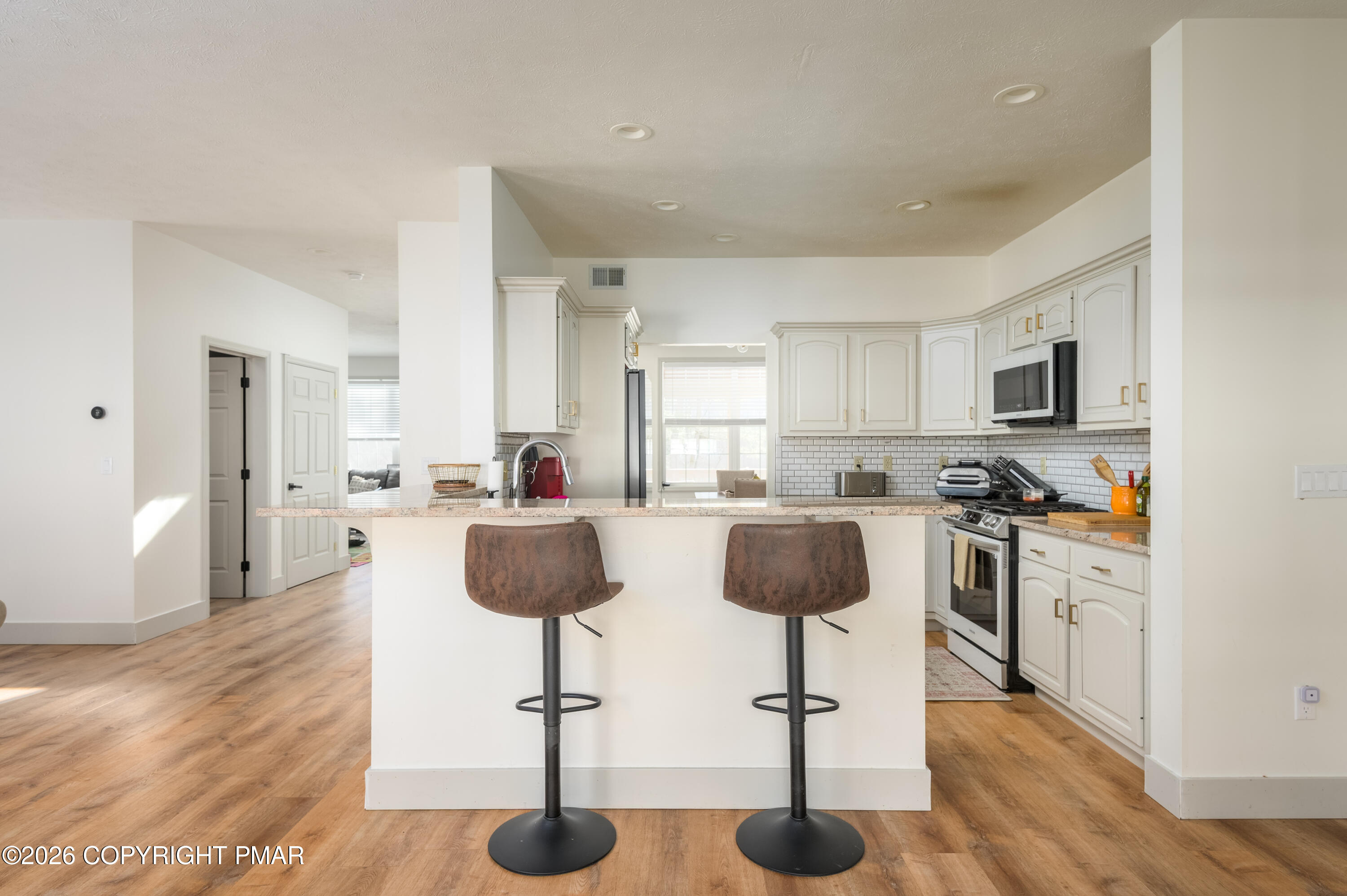 2115 Hemlock Lane Property Photo 3
