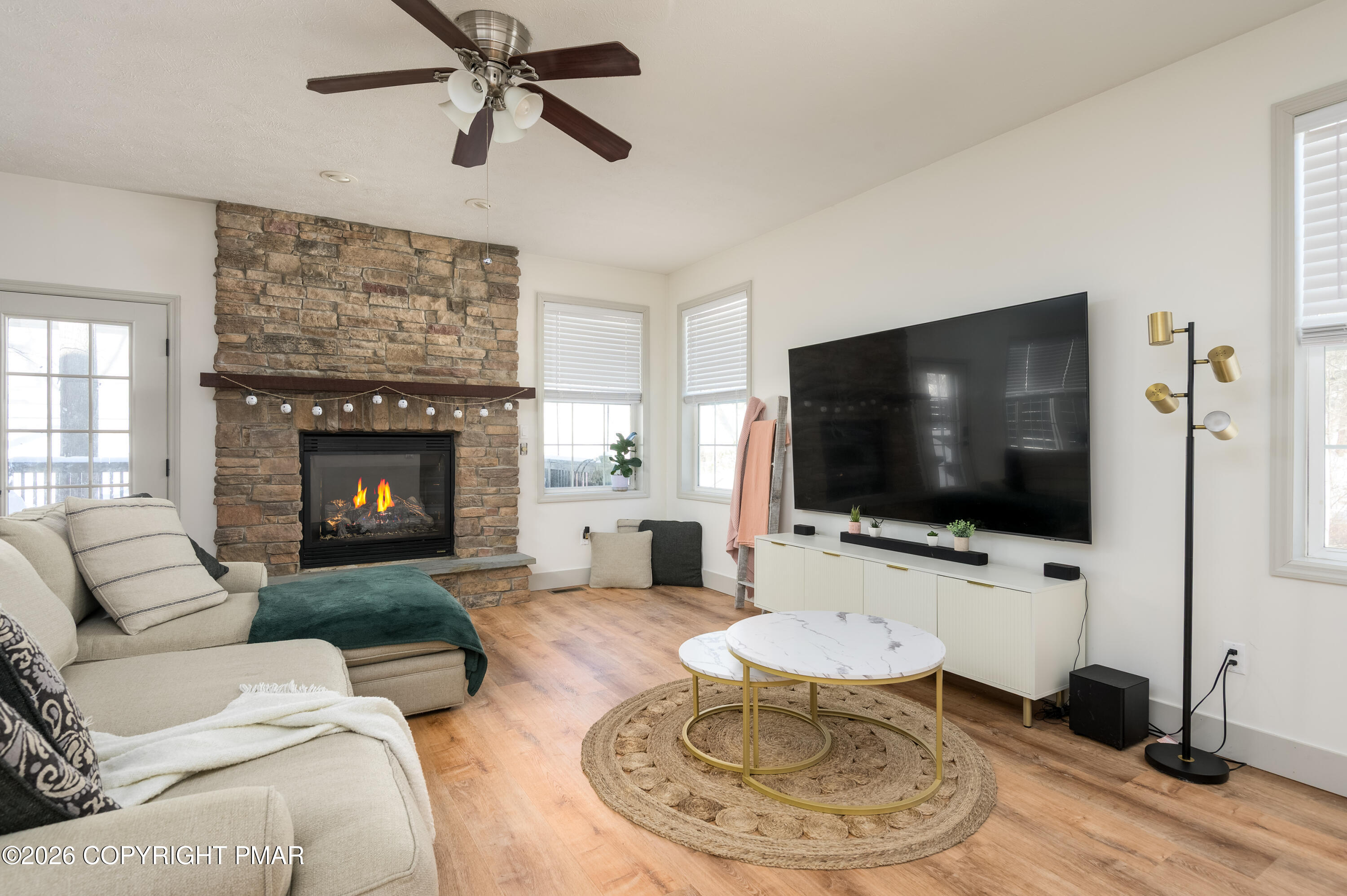 2115 Hemlock Lane Property Photo 6