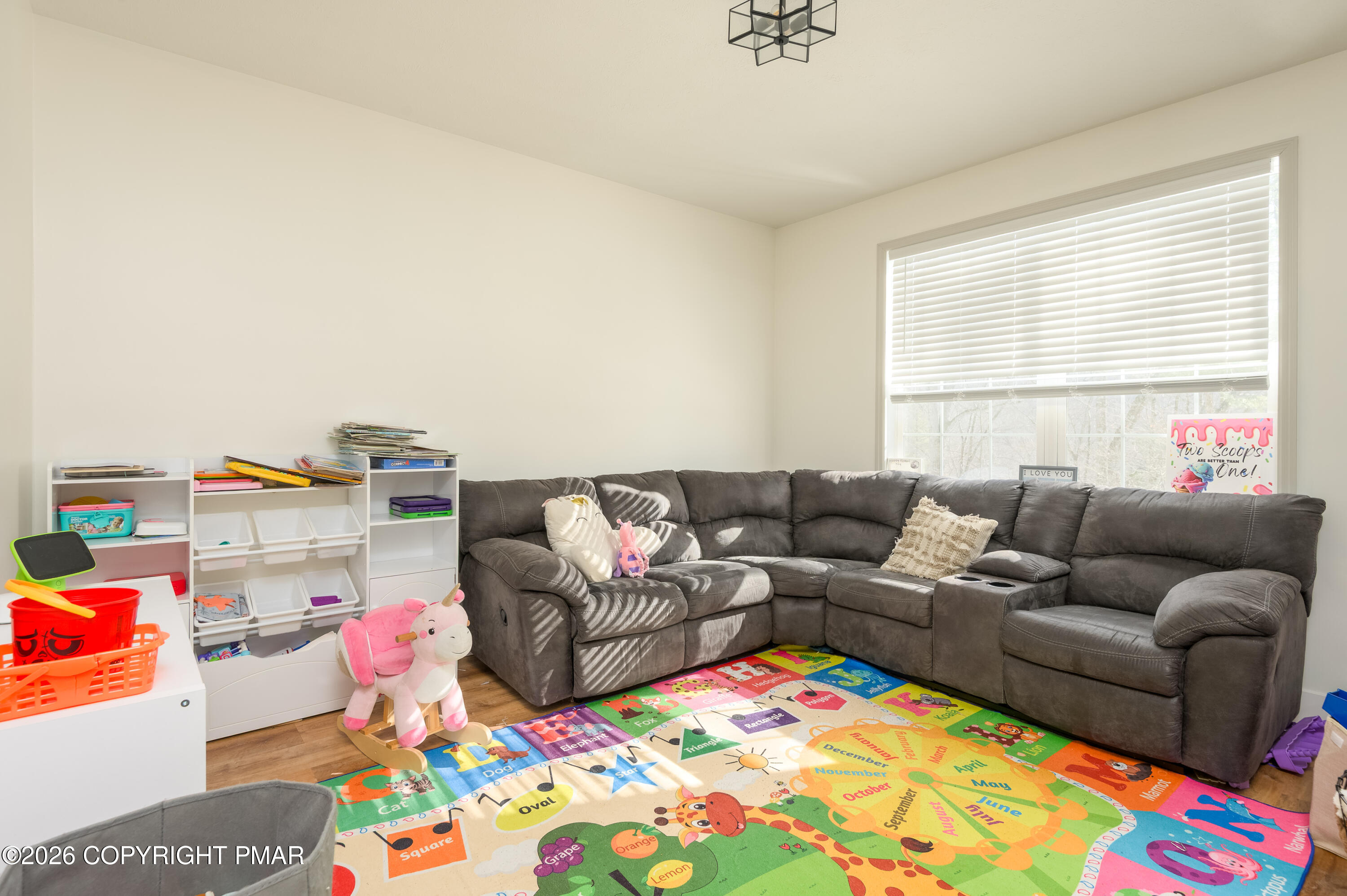 2115 Hemlock Lane Property Photo 11