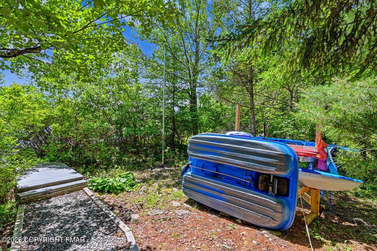 211 Nadine Boulevard Property Photo 10