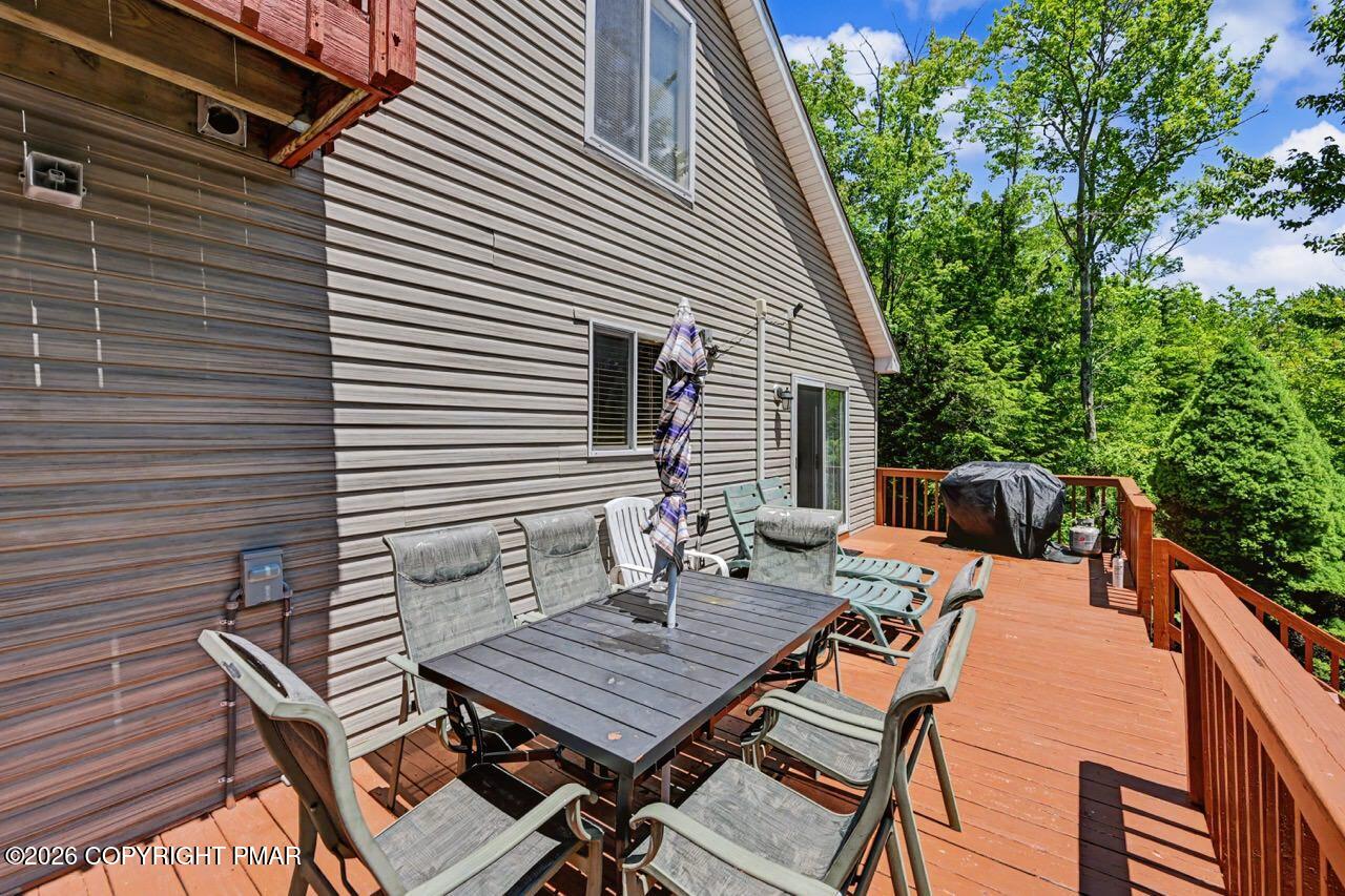 211 Nadine Boulevard Property Photo 17