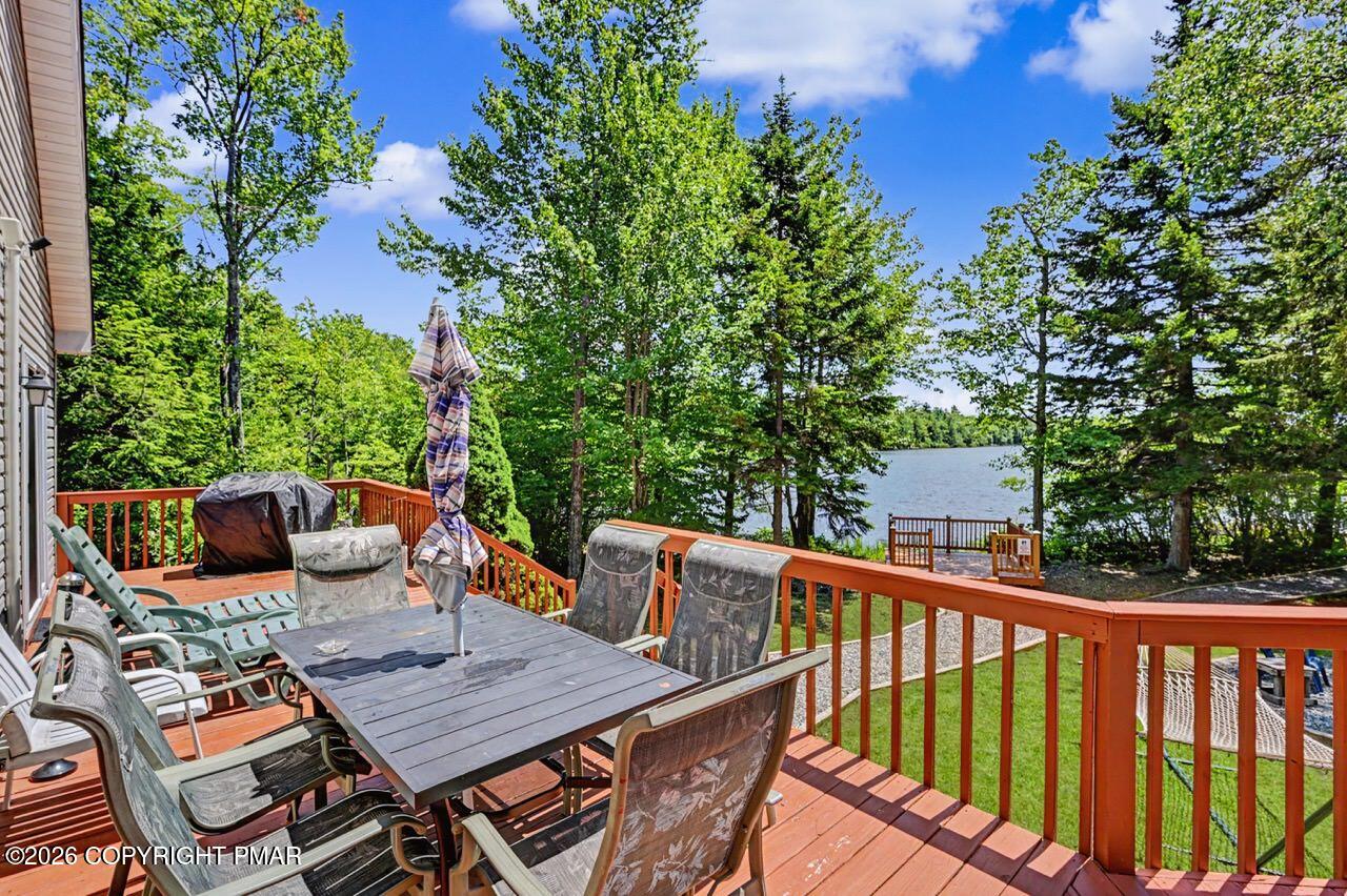 211 Nadine Boulevard Property Photo 18