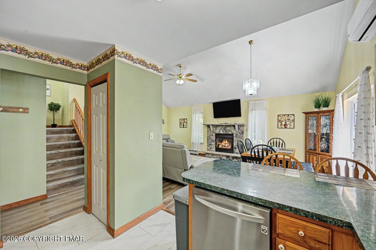 211 Nadine Boulevard Property Photo 33
