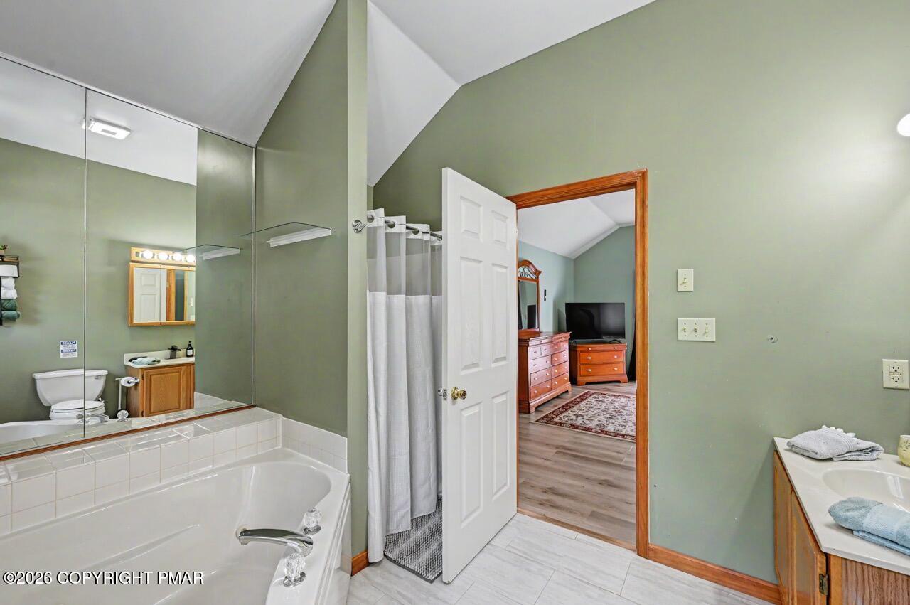 211 Nadine Boulevard Property Photo 57