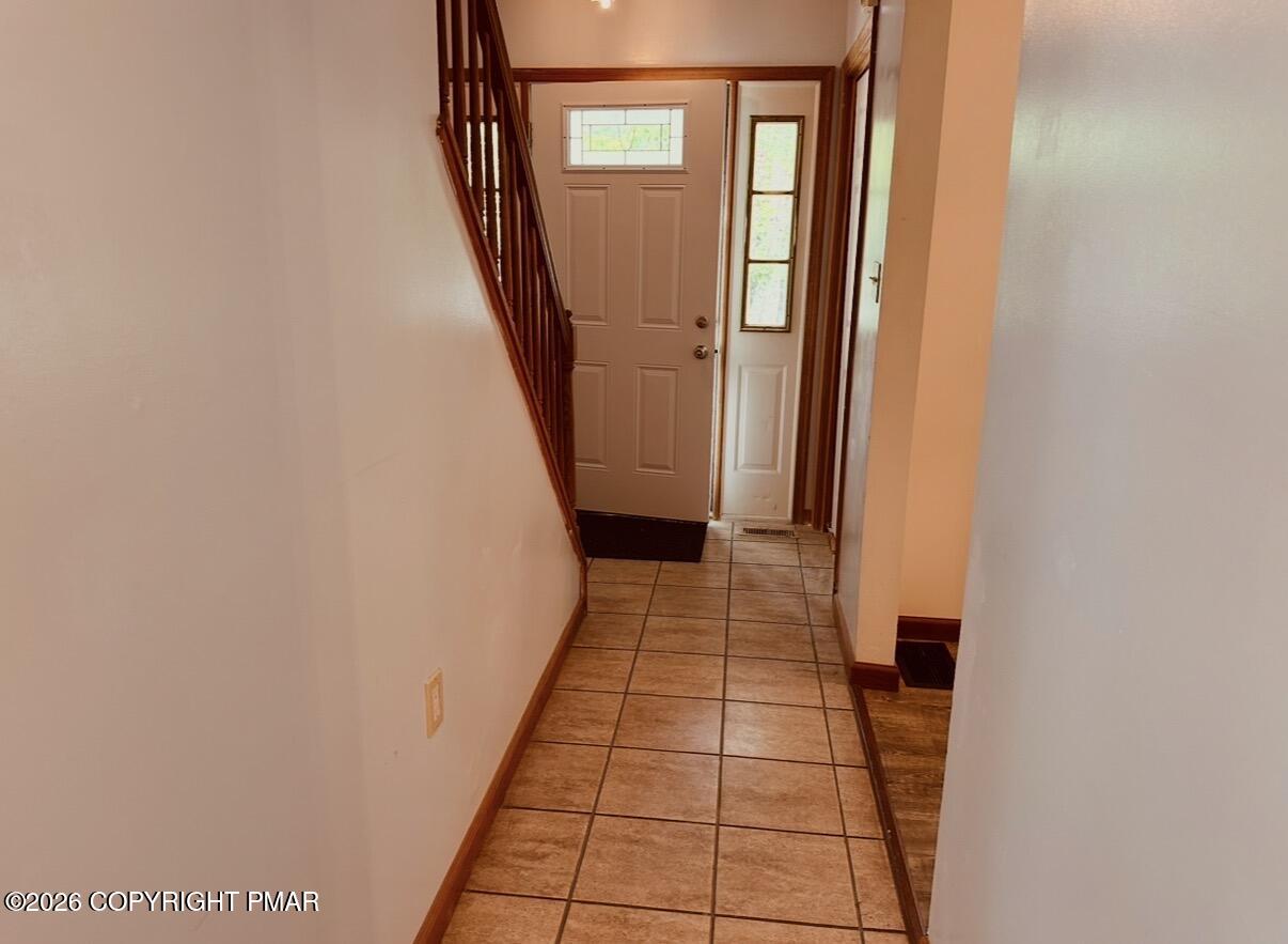 2536 Yellowstone Drive Property Photo 3